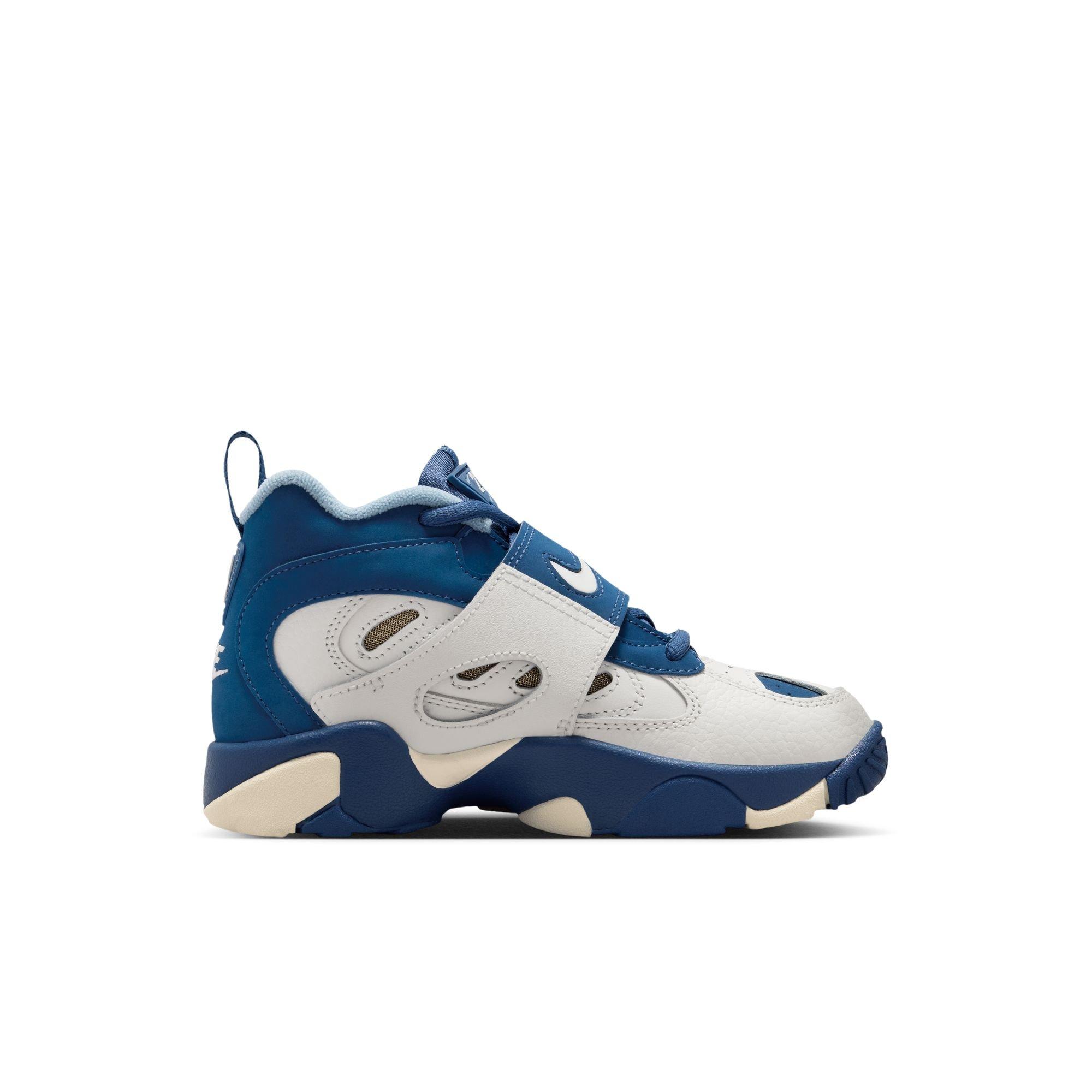 Nike Air Diamond Turf II "Royals" Preschool Kids' Shoe - SAIL/MYSTIC NAVY/BLUE GREY/METALLIC GOLD Thumbnail View 3