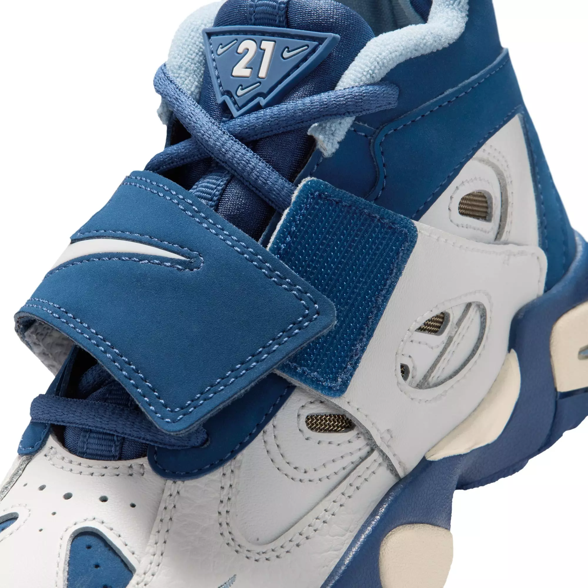Nike Air Diamond Turf II "Royals" Preschool Kids' Shoe - SAIL/MYSTIC NAVY/BLUE GREY/METALLIC GOLD
