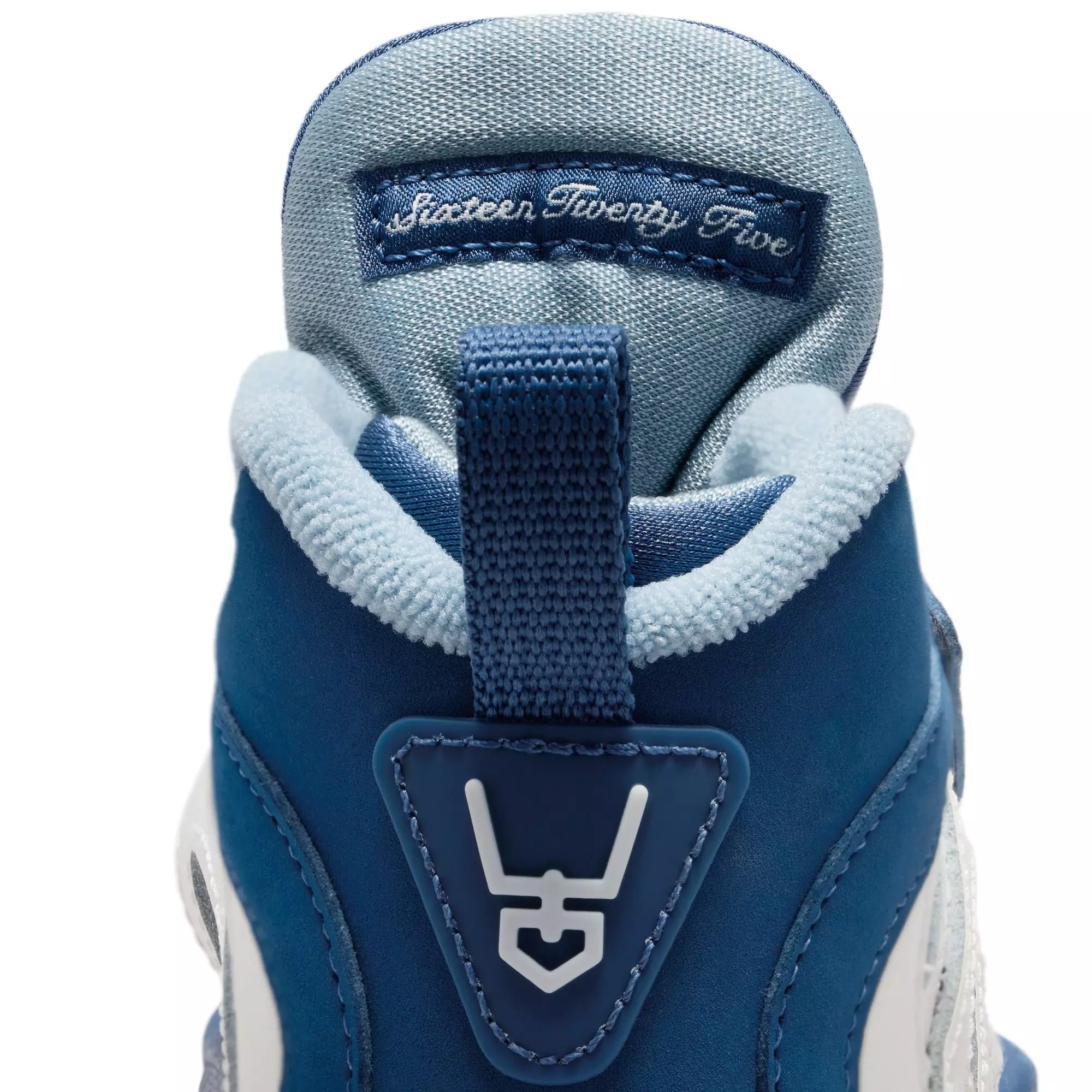Nike Air Diamond Turf II "Royals" Preschool Kids' Shoe - SAIL/MYSTIC NAVY/BLUE GREY/METALLIC GOLD