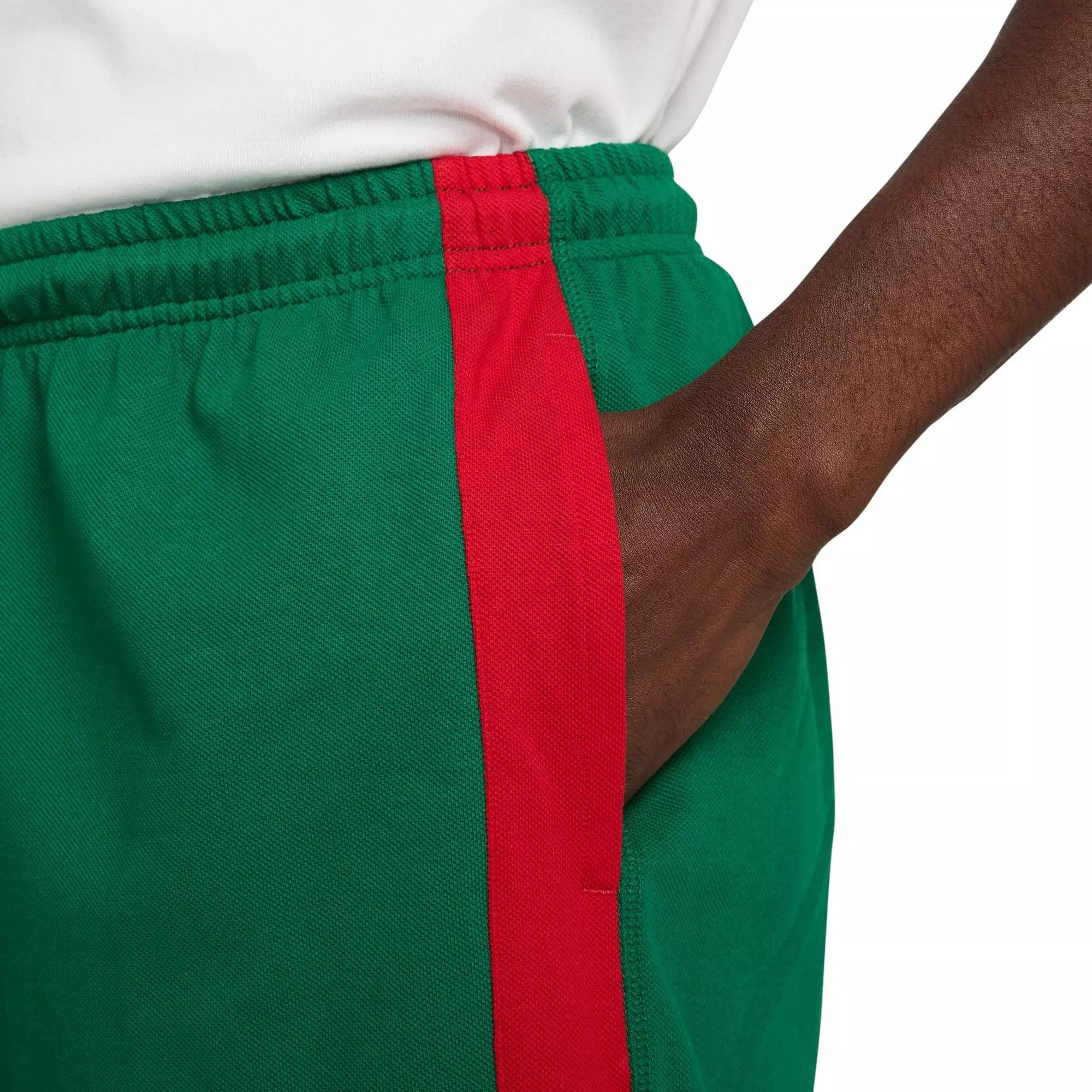 Nike Men's Sportswear Club Knit Flow Shorts-Green/Red - GREEN/RED