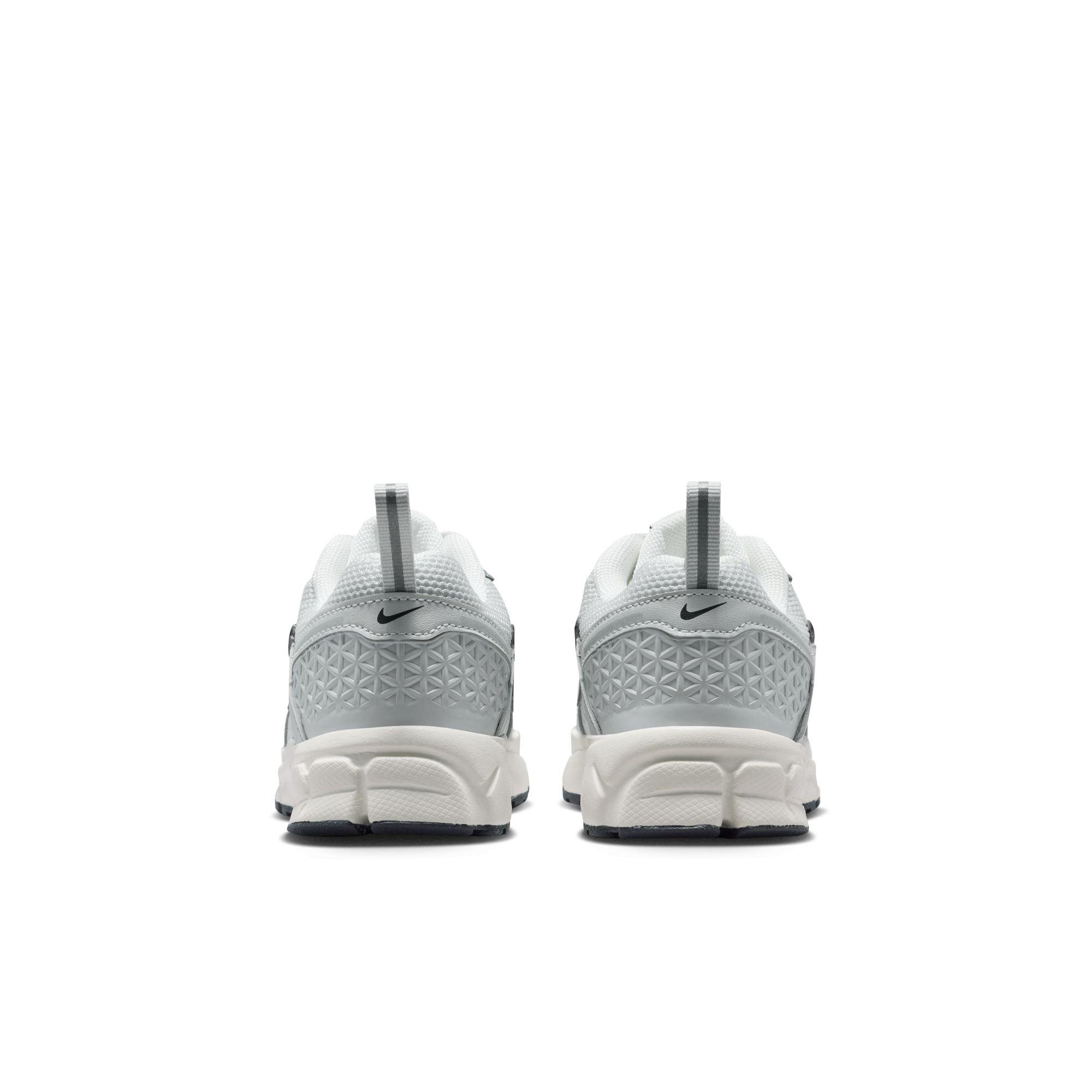 Nike Vomero 5 "Photon Dust/Chrome/Gridiron/Sail" Preschool Boys' Shoe - GREY/WHITE Thumbnail View 7