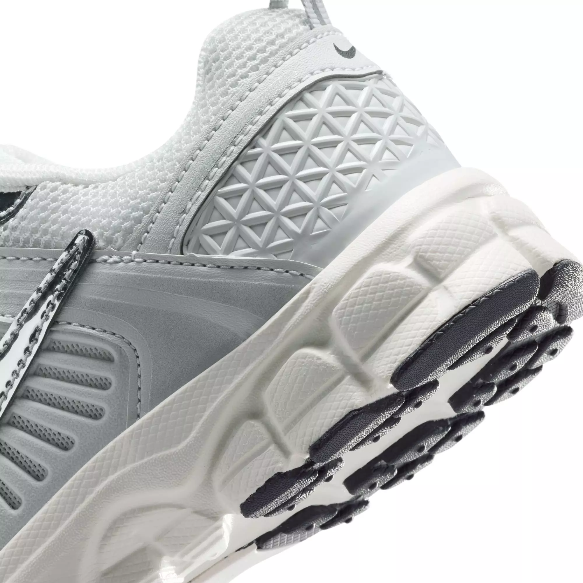 Nike Vomero 5 "Photon Dust/Chrome/Gridiron/Sail" Preschool Boys' Shoe - GREY/WHITE