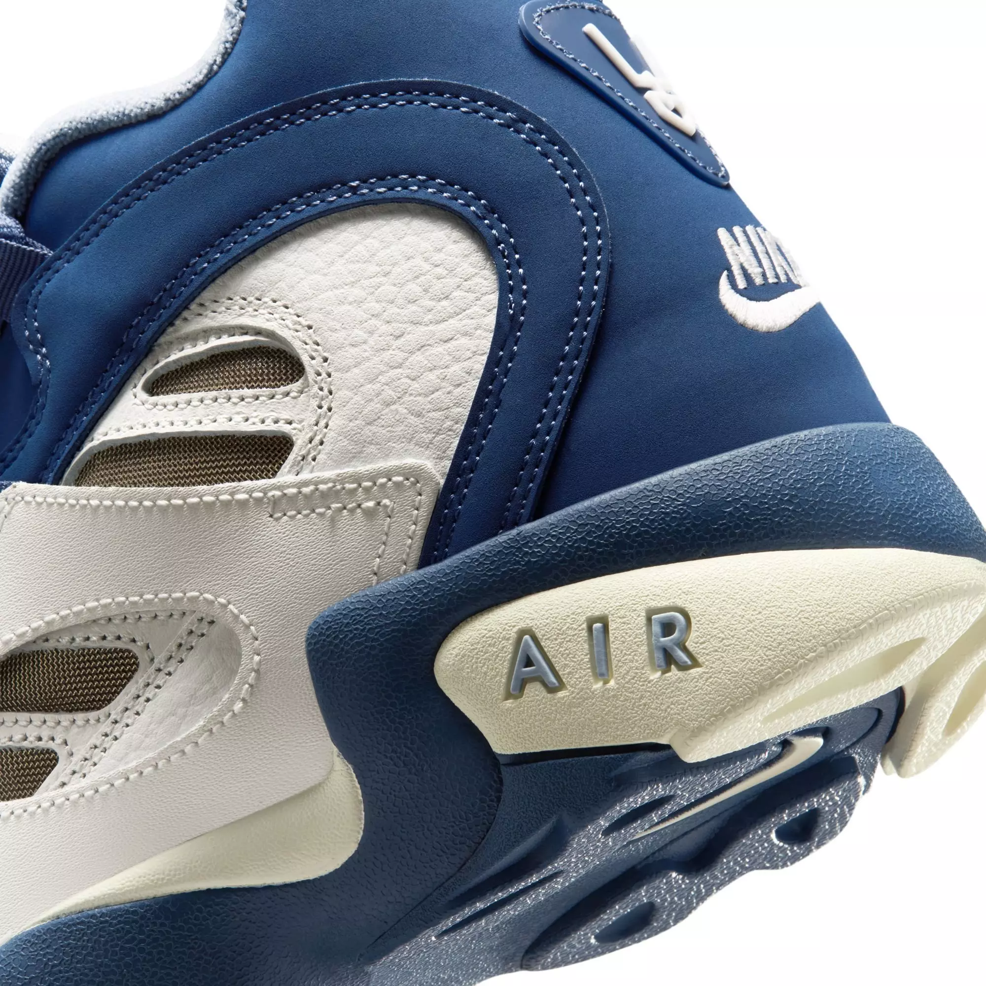 Nike Air Diamond Turf II "Royals" Men's Shoe - SAIL/MYSTIC NAVY/BLUE GREY/METALLIC GOLD