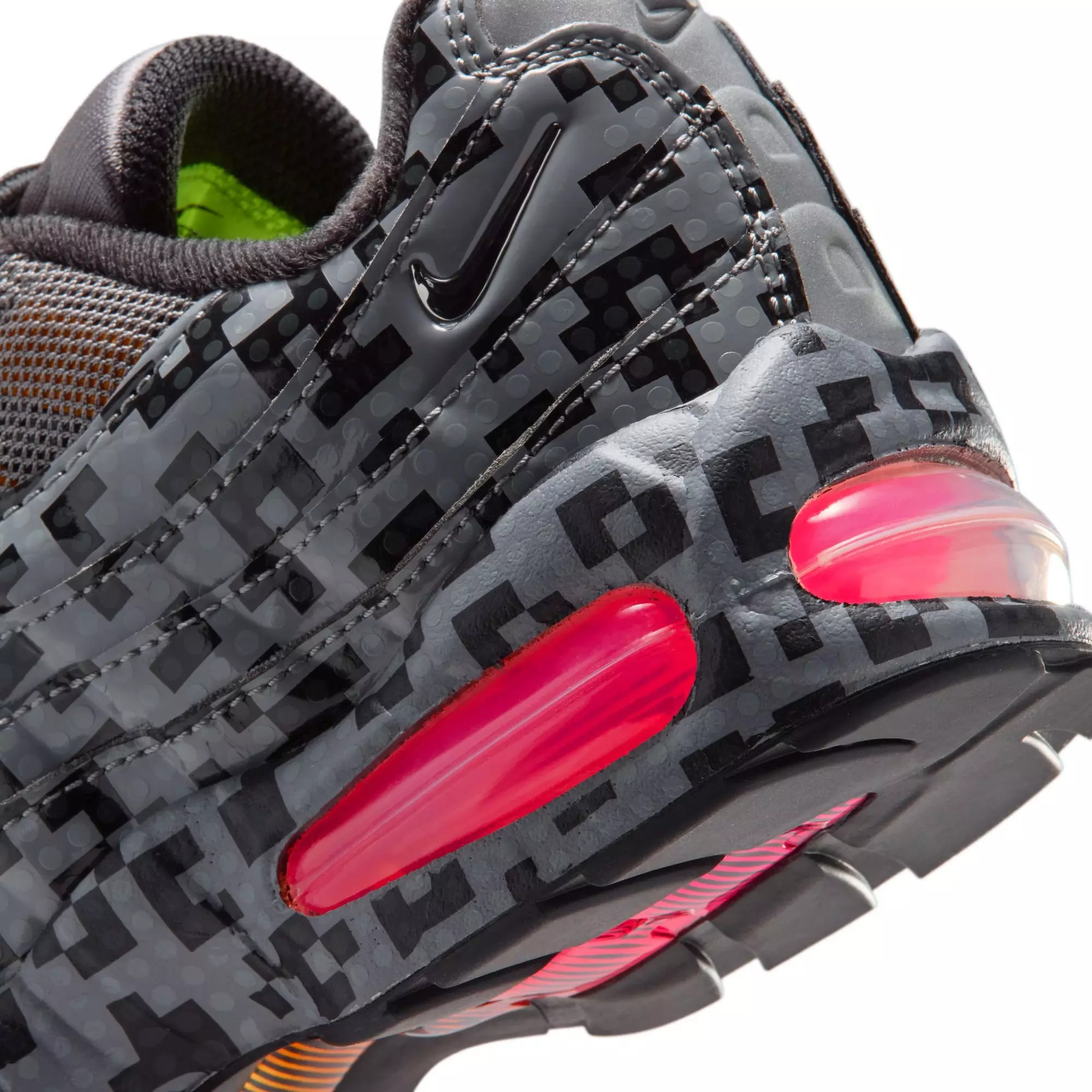 Nike Air Max 95 x LEGO Collection "Pixel Camo" Grade School Kids' Shoe - SMOKE GREY/METALLIC SILVER/BLACK