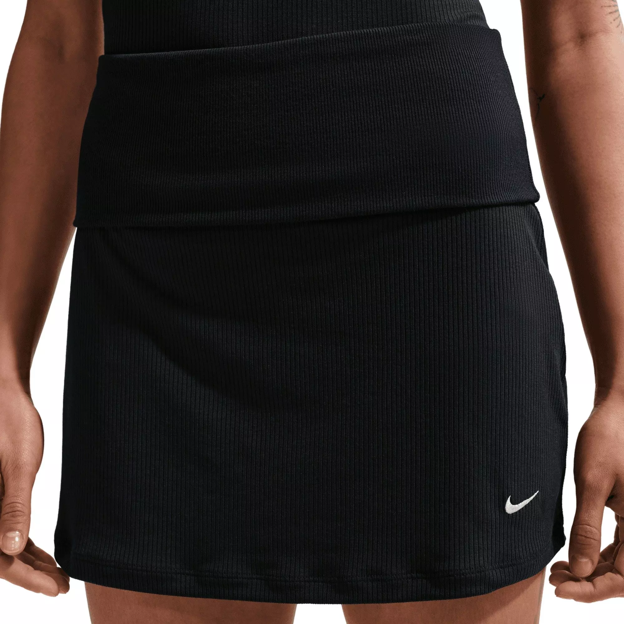 Nike Women's Sportswear Chill Knit Mid-Rise Tight Ribbed Skort - BLACK