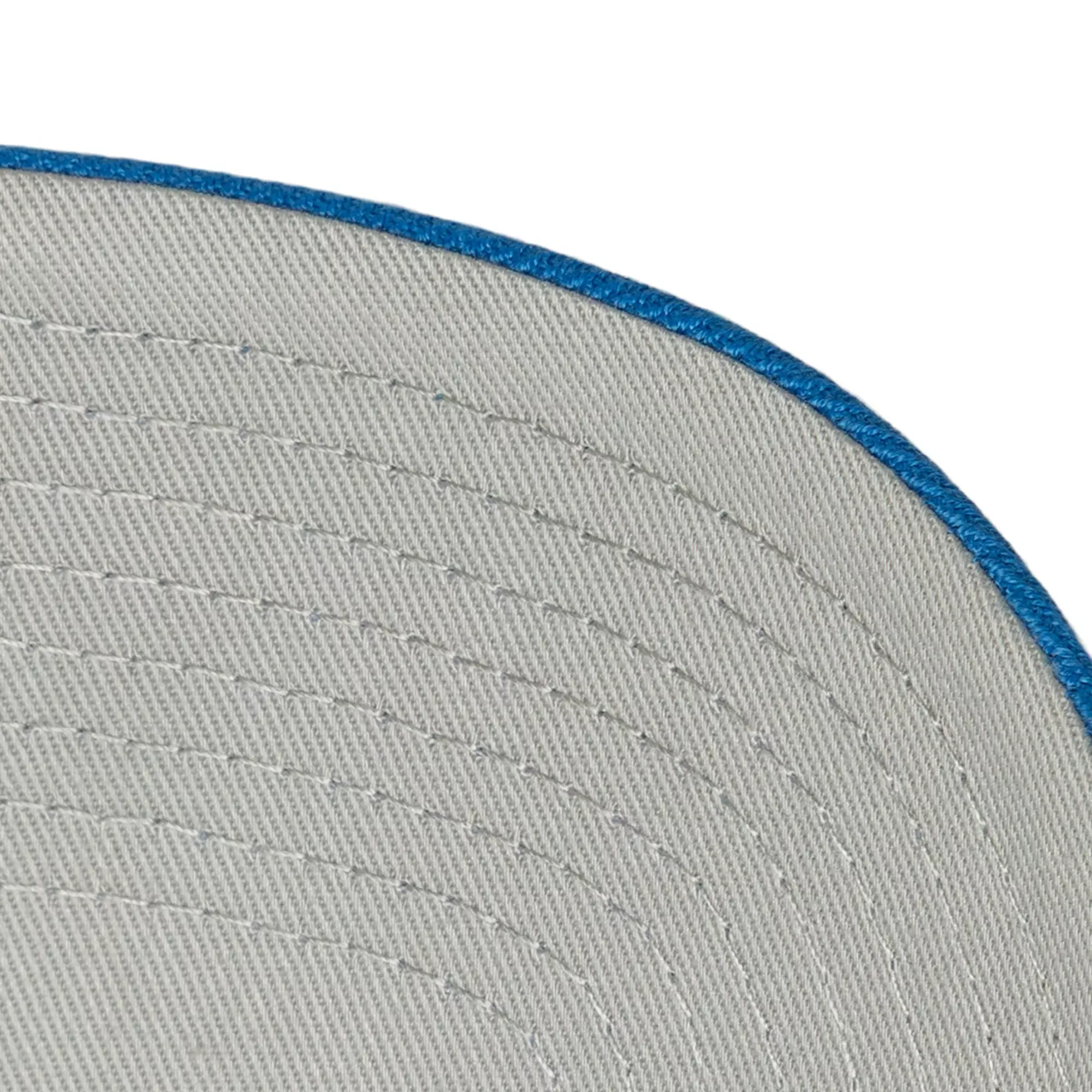 Mitchell & Ness Oklahoma City Thunder Bill Smack Snapback Hat - White/Blue - WHITE/BLUE