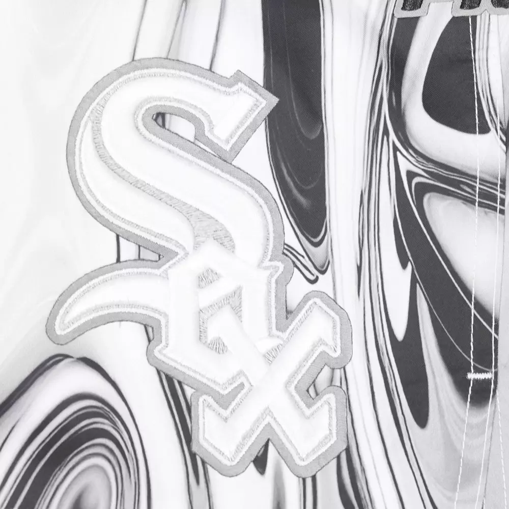 Pro Standard Chicago White Sox Met Silver Shorts-Silver - SILVER