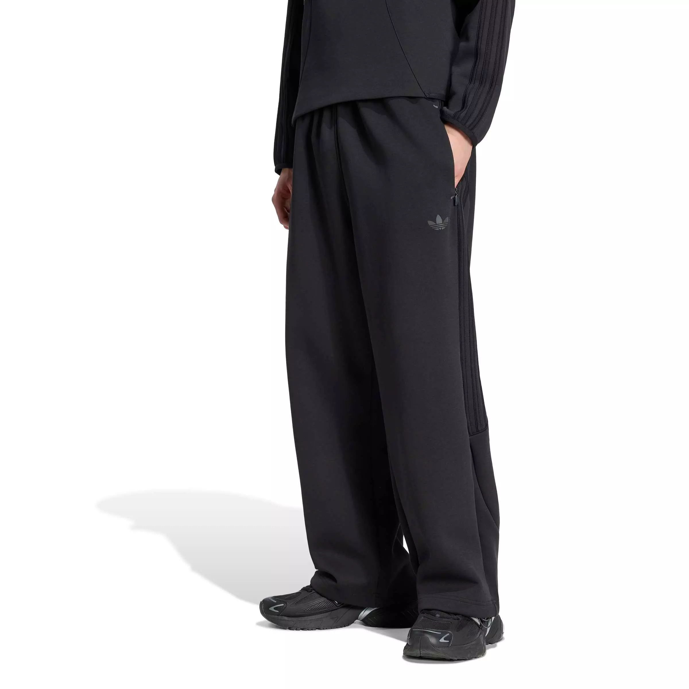 adidas Originals Spacer Teamgeist 26 Men's Cutline Open Hem Pants - BLACK