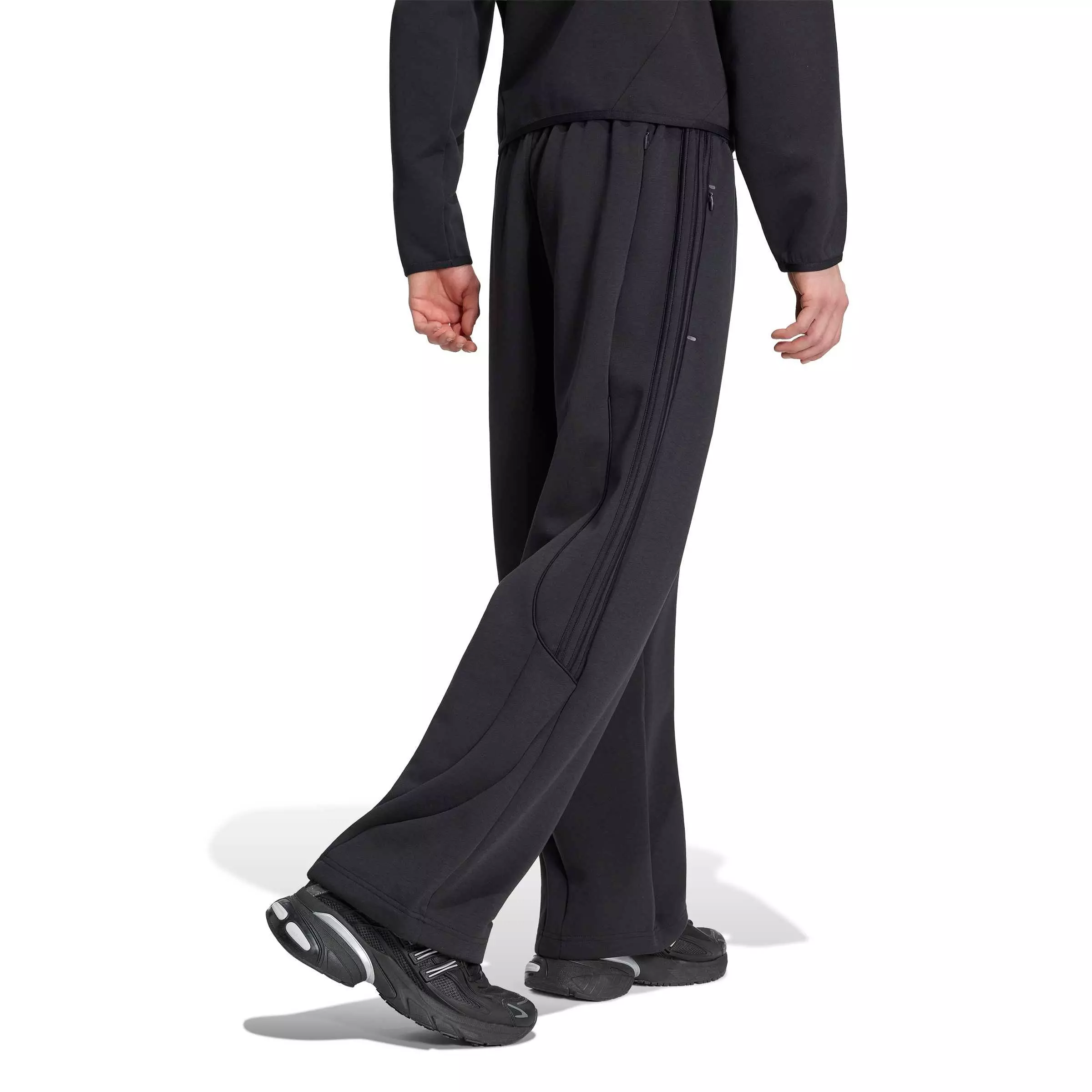 adidas Originals Spacer Teamgeist 26 Men's Cutline Open Hem Pants - BLACK
