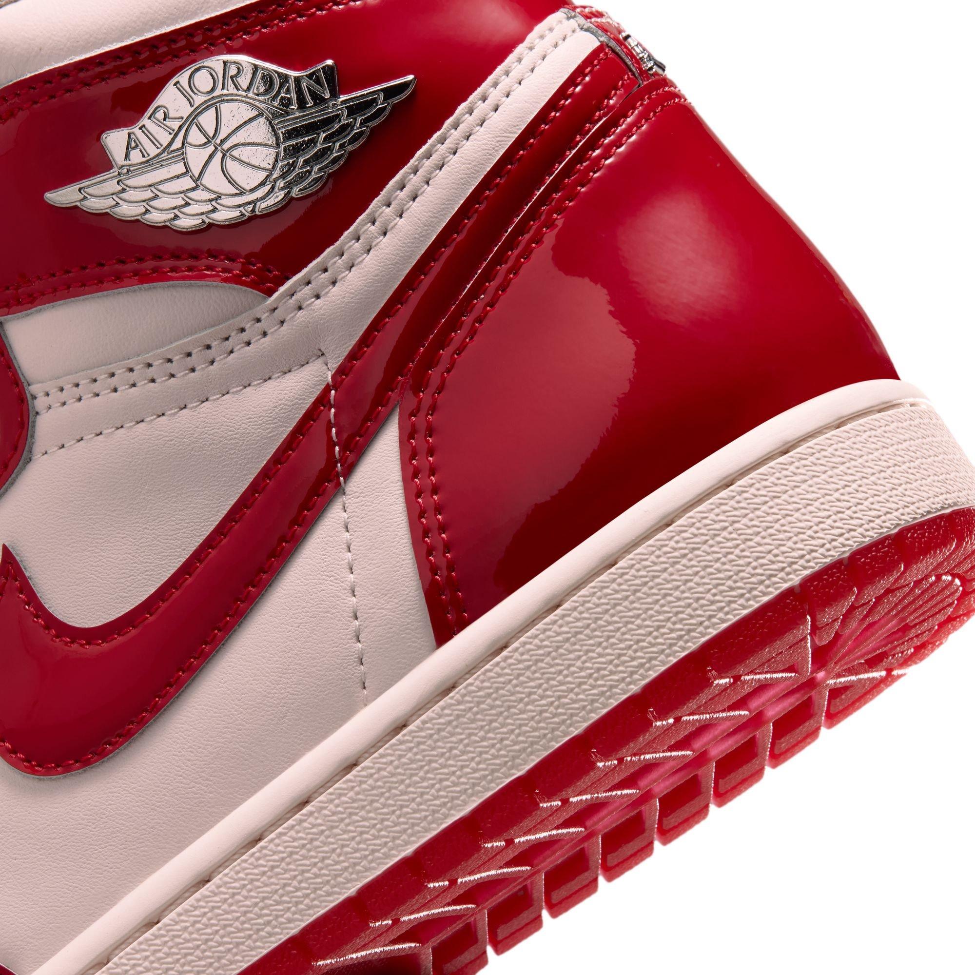 Jordan 1 Retro High OG "Nails & Grails" Women's Shoe - UNIVERSITY RED/METALLIC SILVER
