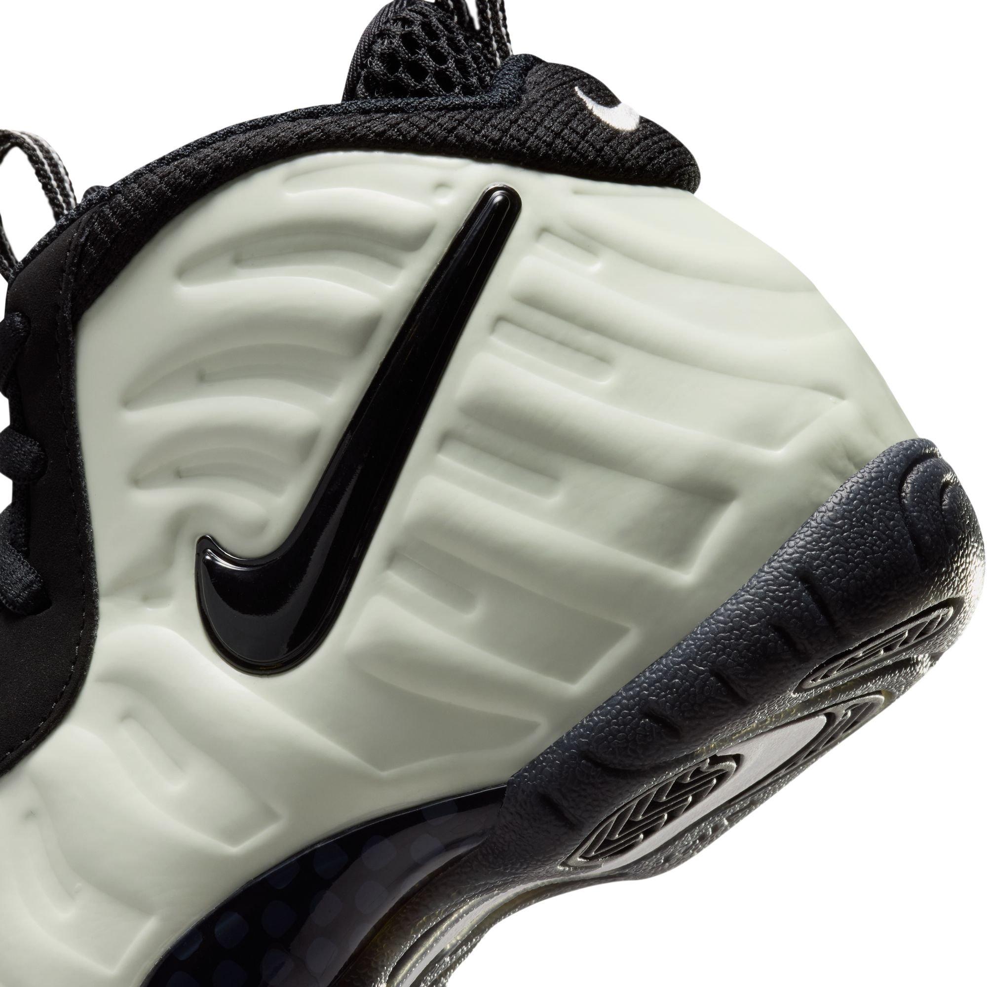 Nike Air Foamposite Pro Premium "Glow in the Dark" Preschool Kids' Shoe - SUMMIT WHITE/BLACK