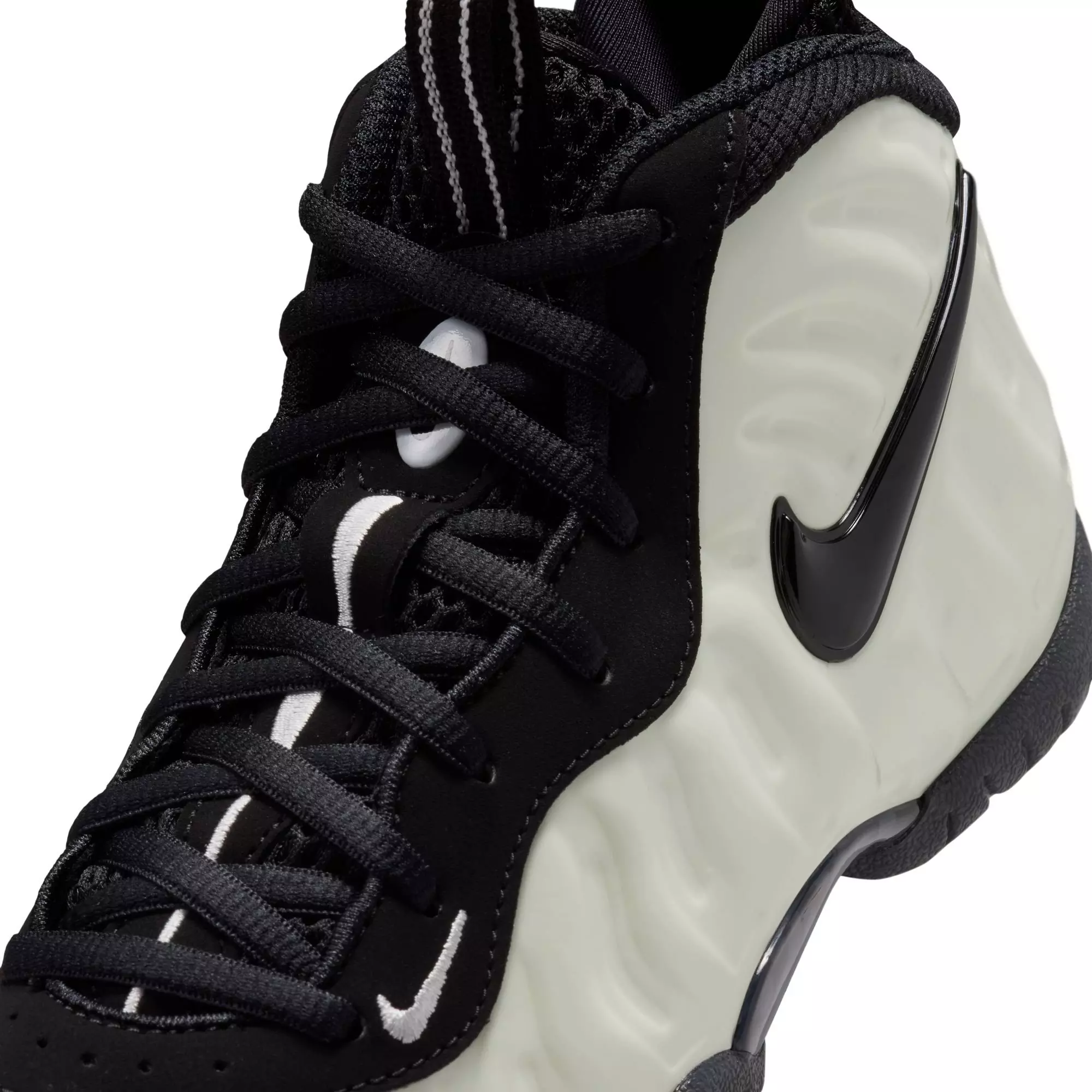 Nike Air Foamposite Pro Premium "Glow in the Dark" Preschool Kids' Shoe - SUMMIT WHITE/BLACK