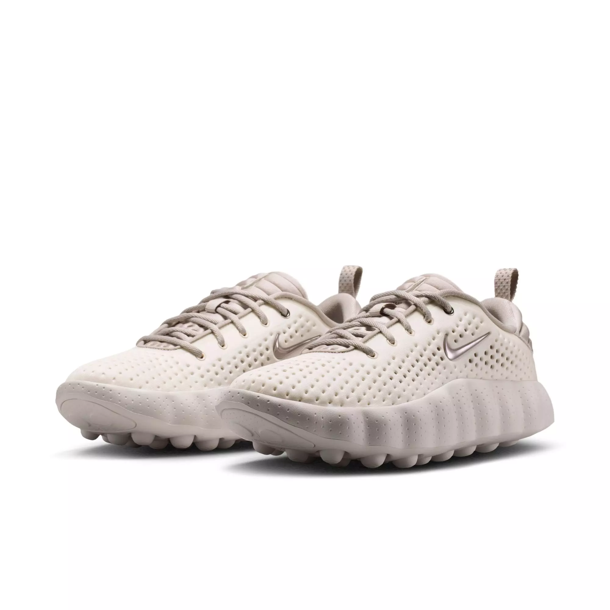 Nike Mind 002 "Phantom" Men's Pregame Shoe - PHANTOM/CREAM II/COLLEGE GREY