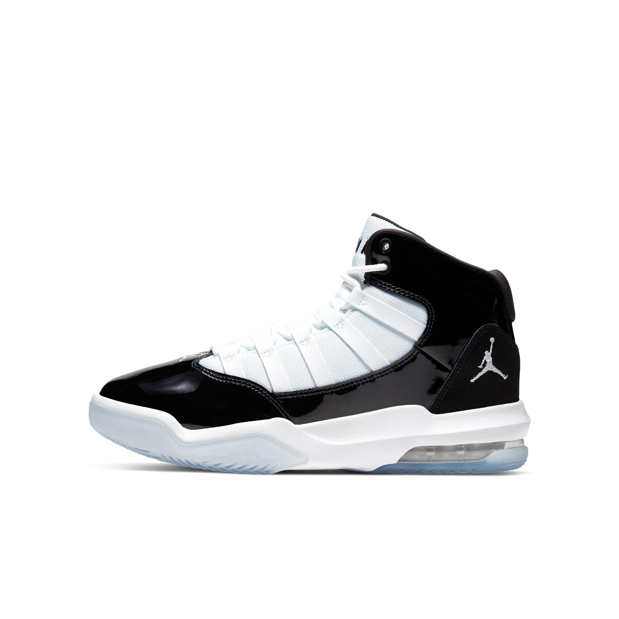 Jordan Max Aura "Black/White" Grade School Boys' Shoe - BLACK/WHITE Thumbnail View 3