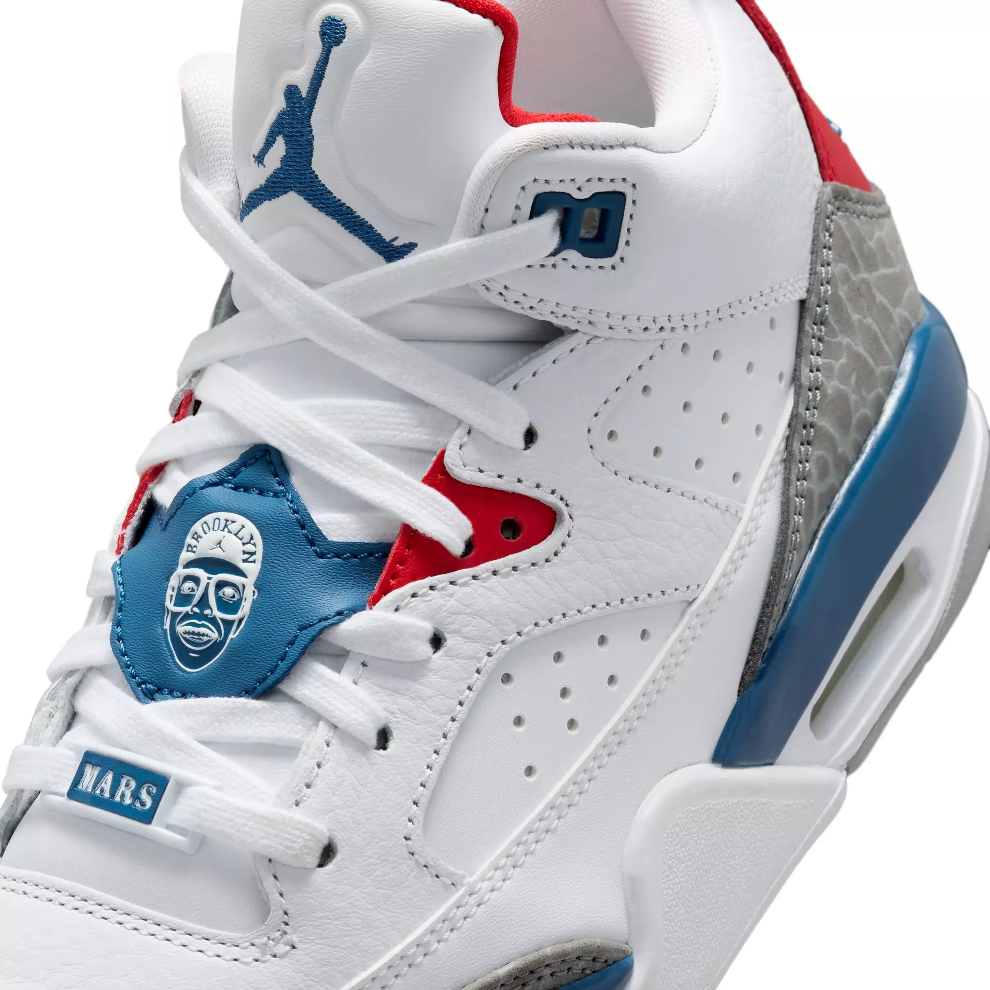 Jordan Son of Mars Low "White/True Blue/Varsity Red" Grade School Boys' Shoe - WHITE/BLUE
