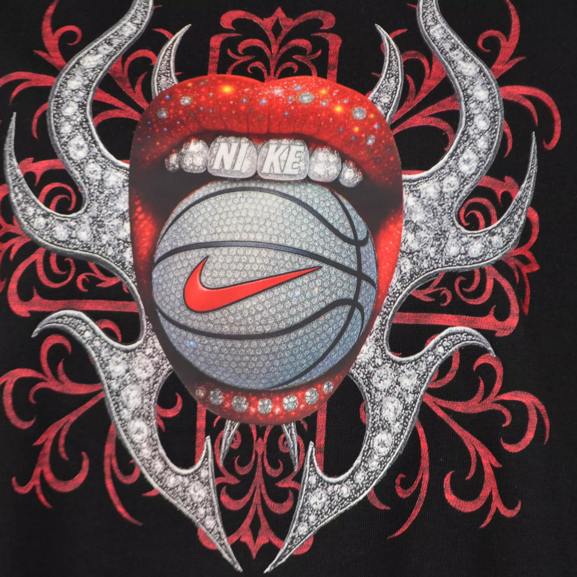 FA26 NK BASKETBALL GLAM DUNK TEE - BLACK/RED