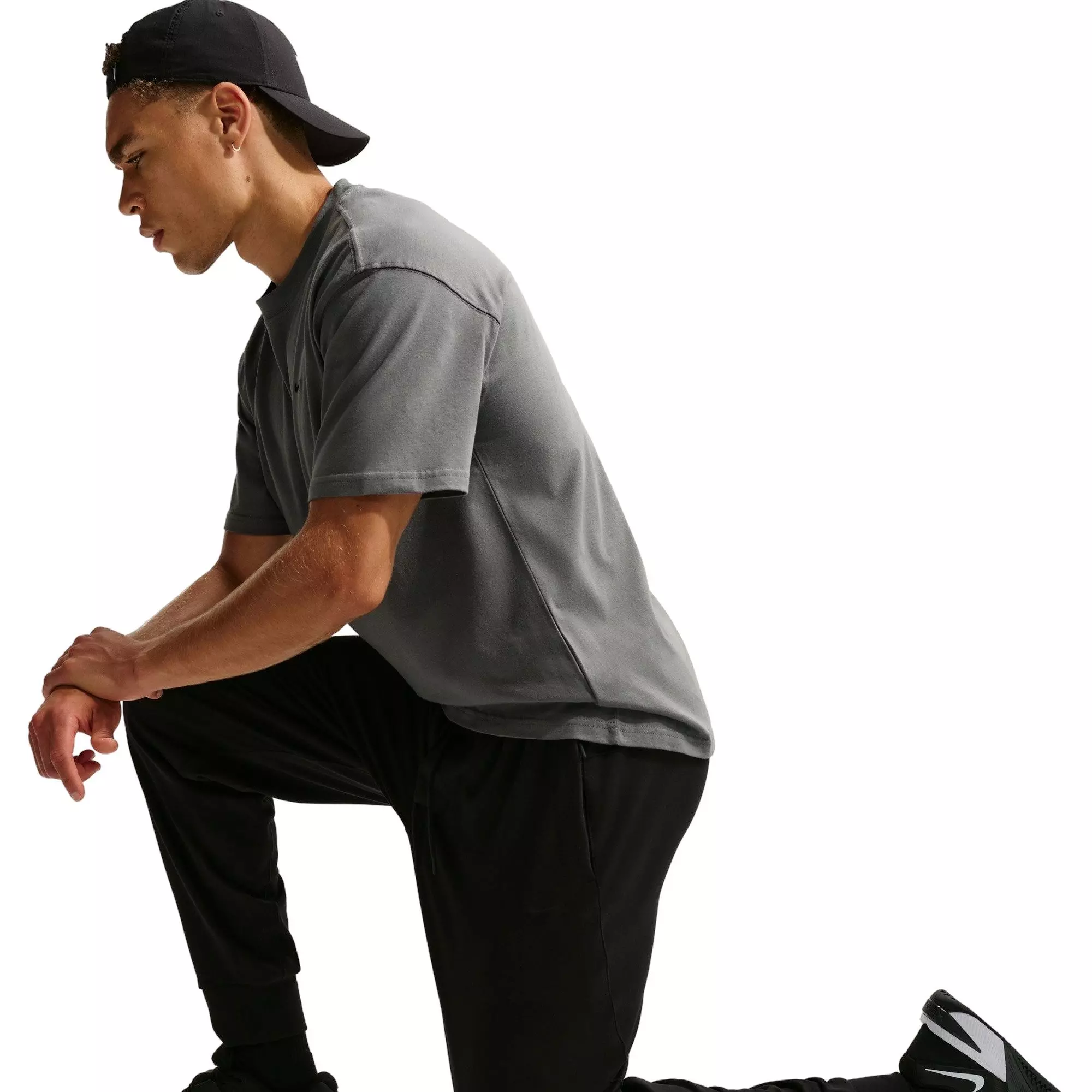 Nike Men's Primary Dri-FIT UV Protection Performance Joggers - BLACK