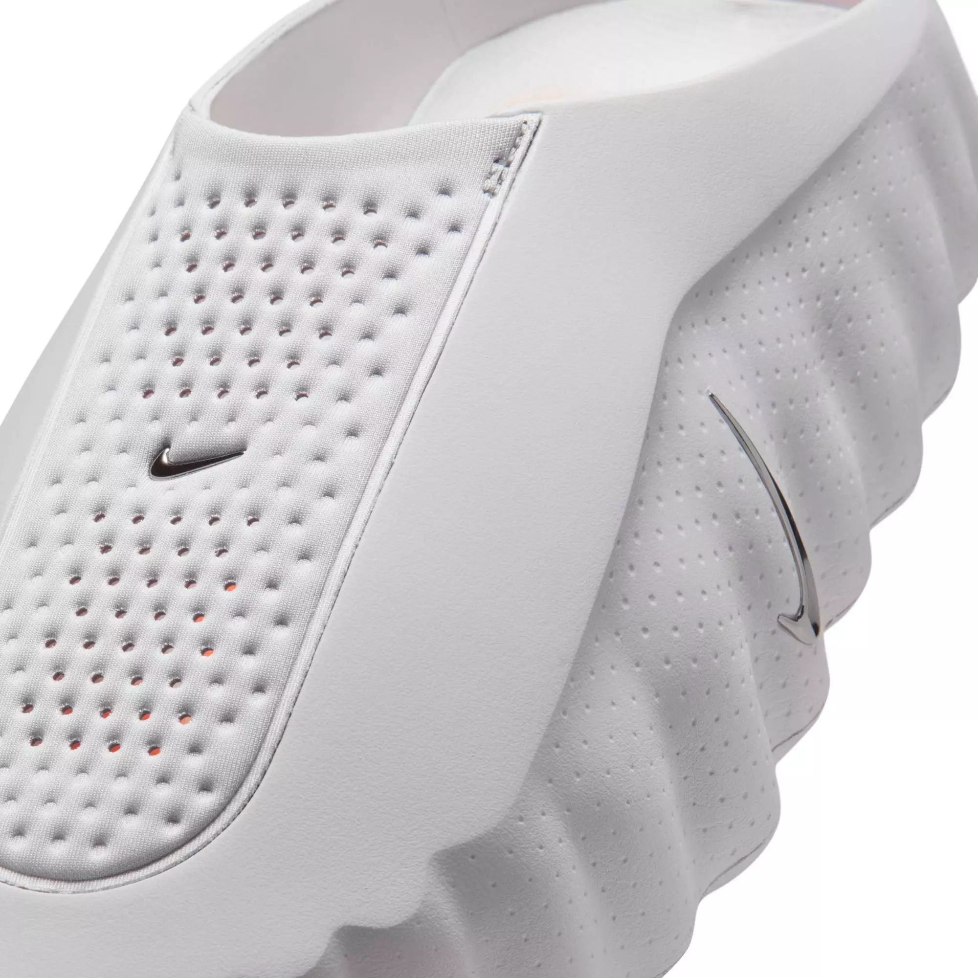 Nike Mind 001 Pregame "Lt Smoke Grey/Chrome/Photon Dust" Men's Mule - GREY/RED