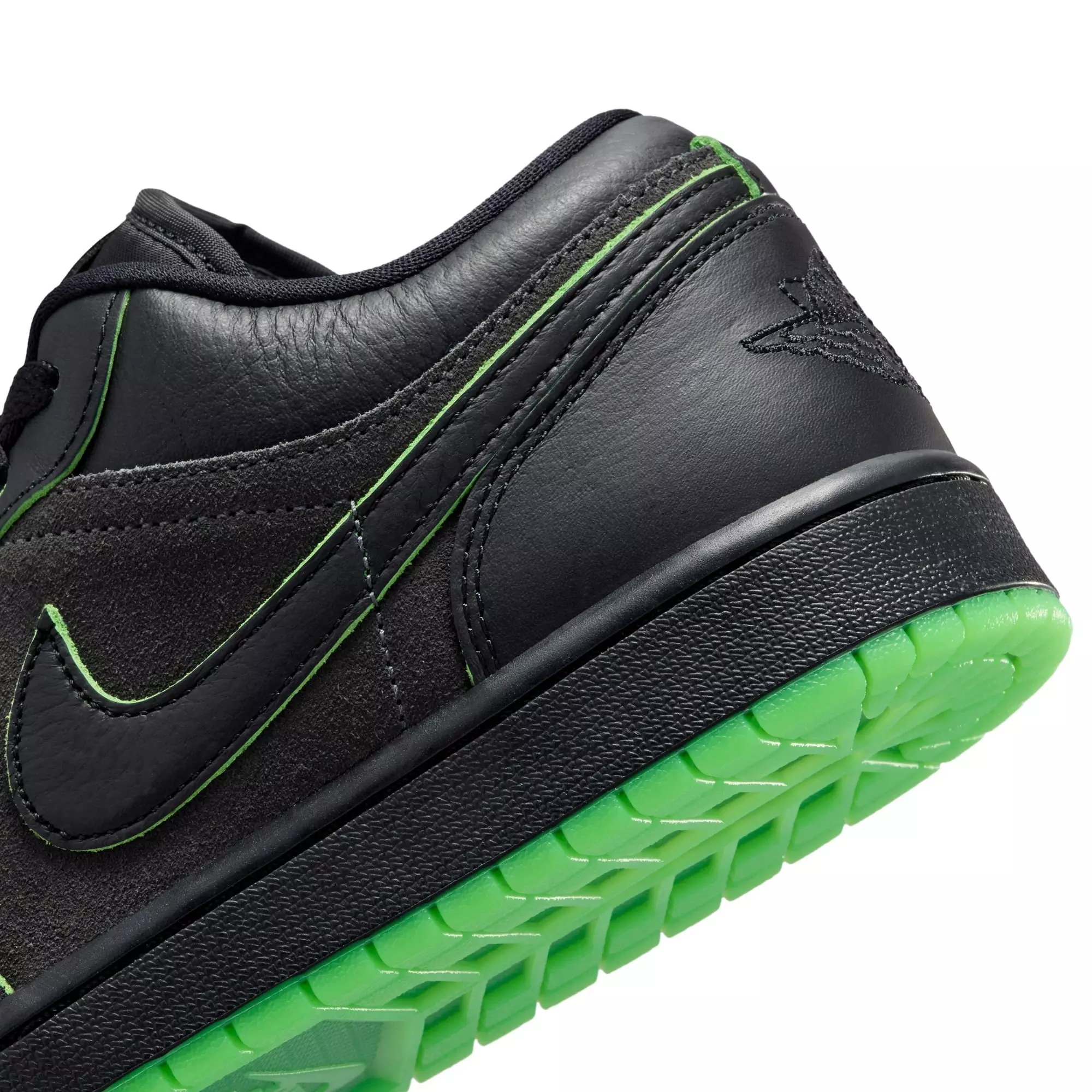 Jordan 1 Low SE "Black/Scream Green/Dk Smoke Grey" Men's Shoe - BLACK/GREEN