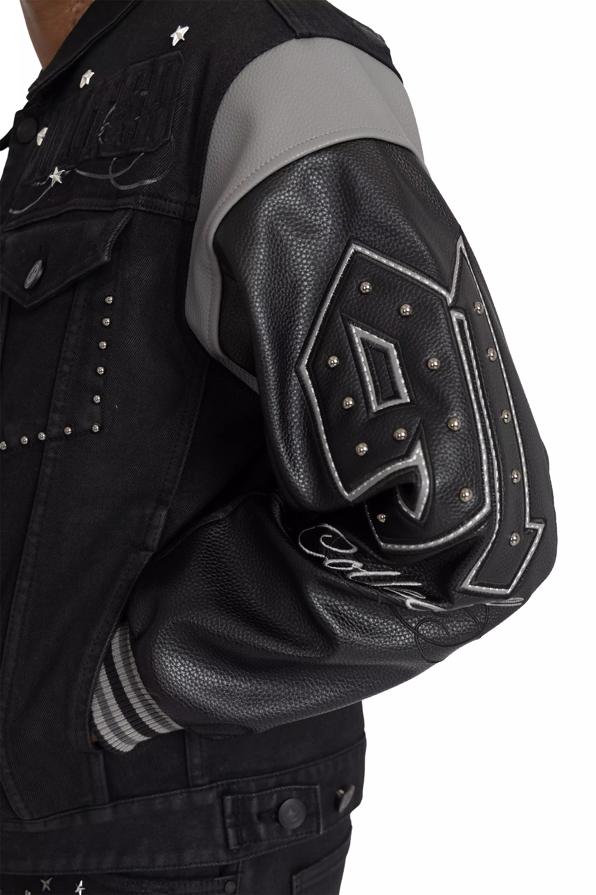 FA26 RISE TO REIGN TRUCKER JKT - BLACK