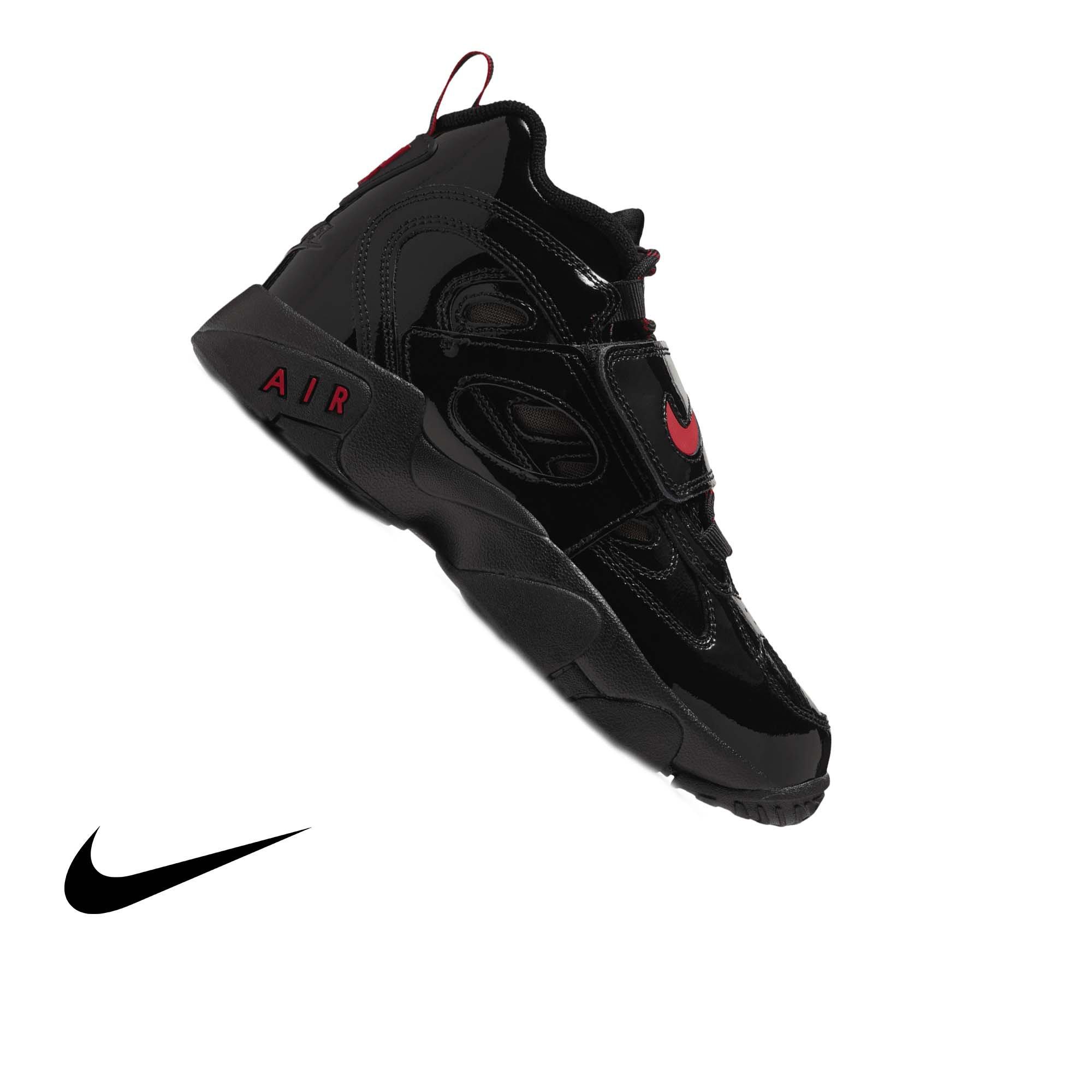 Nike Air Diamond Turf II "Cincy" Grade School Kids' Shoe - BLACK/GYM RED/METALLIC GOLD