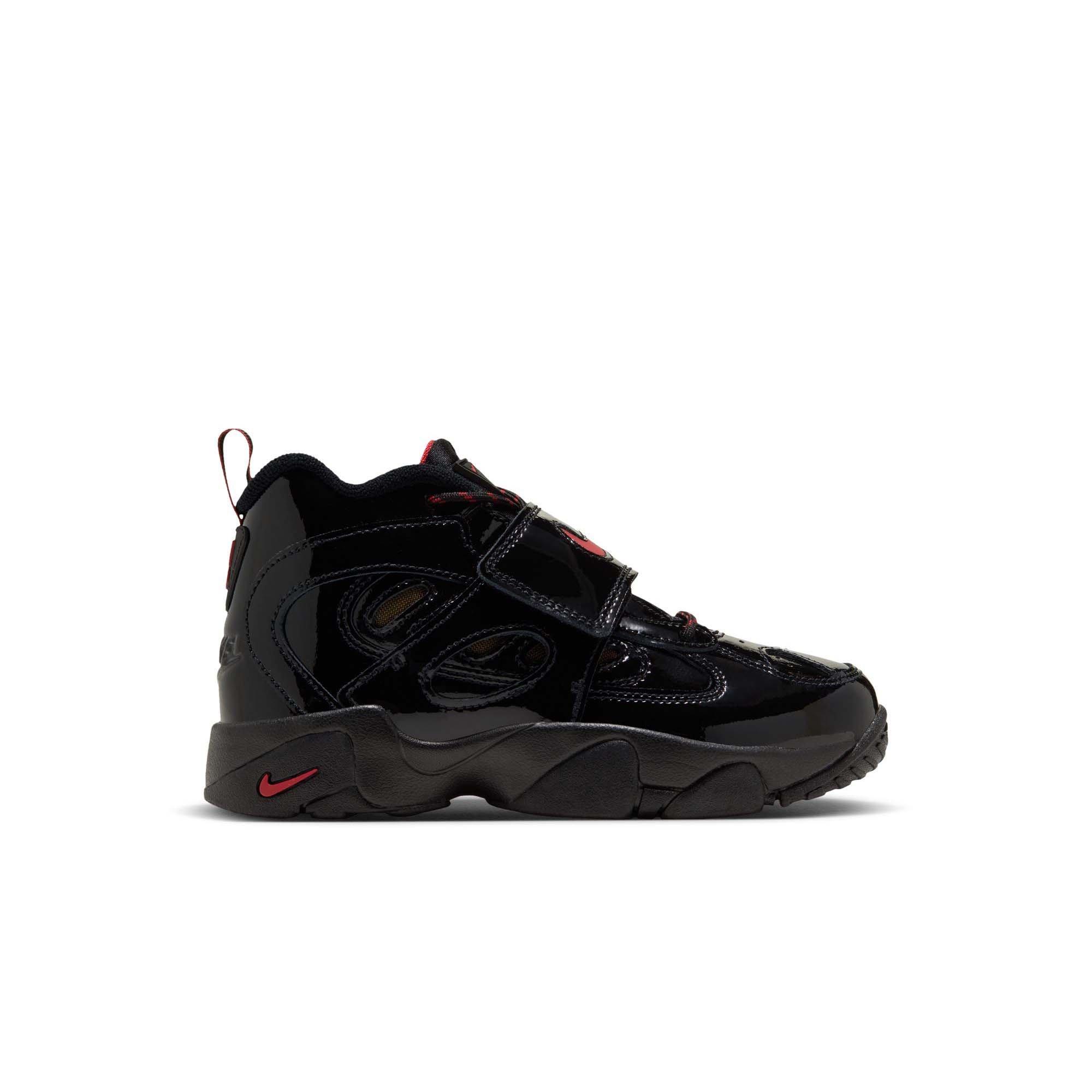 Nike Air Diamond Turf II "Cincy" Preschool Kids' Shoe - BLACK/GYM RED/METALLIC GOLD
