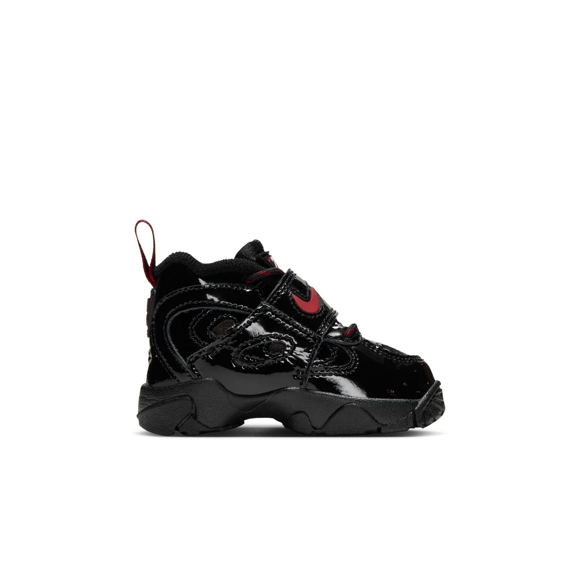 Nike Air Diamond Turf II "Cincy" Toddler Kids' Shoe - BLACK/GYM RED/METALLIC GOLD
