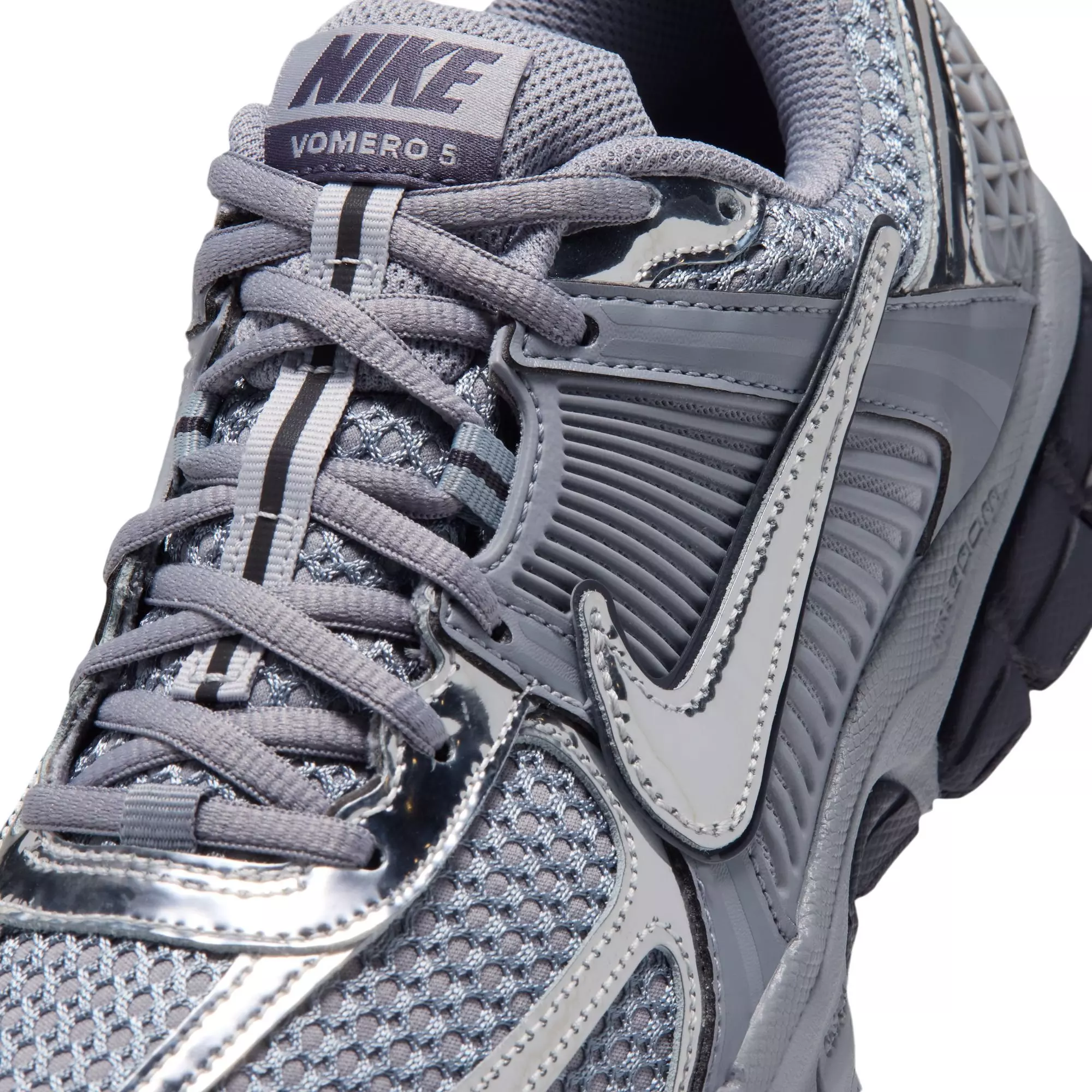 Nike Vomero 5 "Stealth/Metallic Silver/Gridiron" Women's Shoe - CHROME