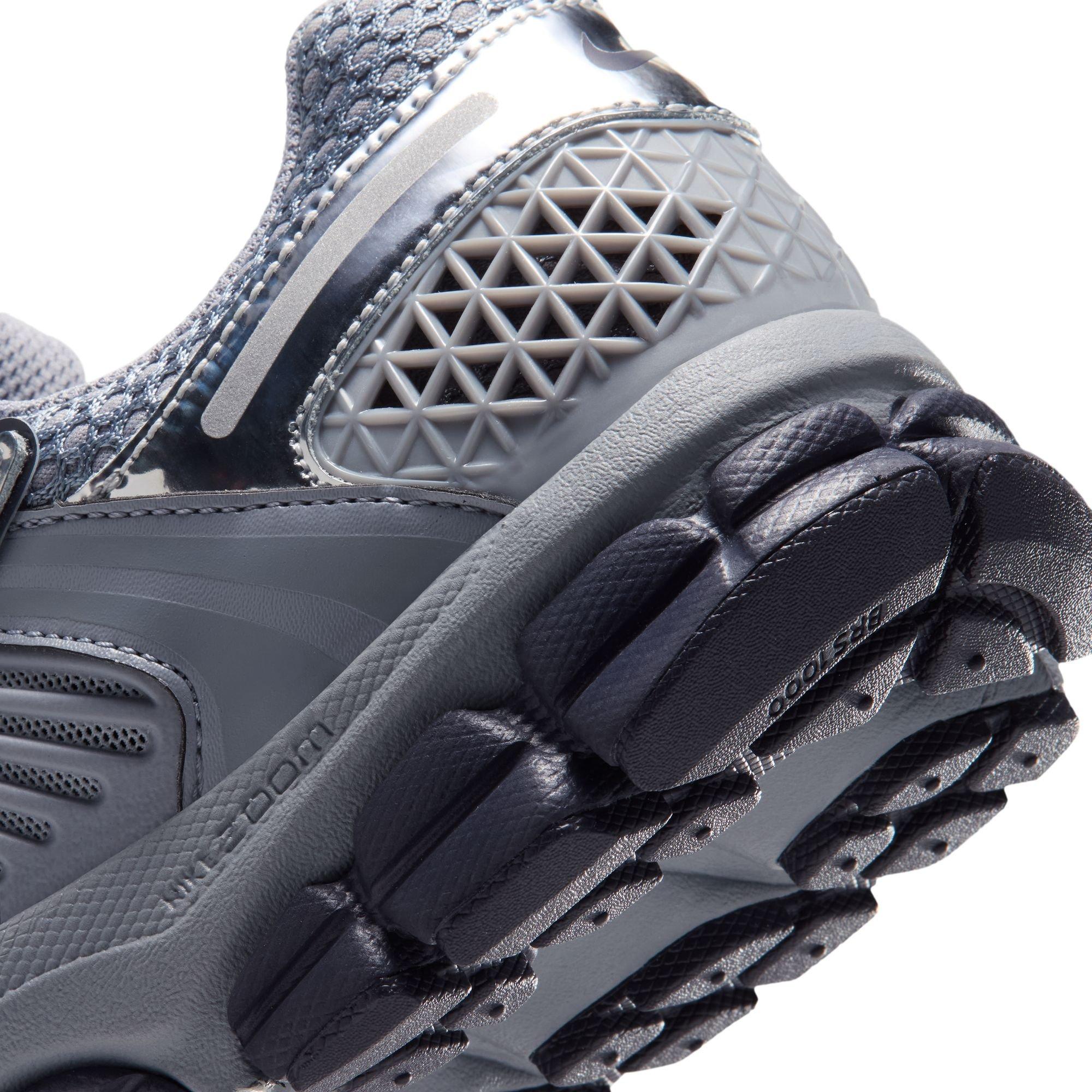 Nike Vomero 5 "Stealth/Metallic Silver/Gridiron" Women's Shoe - CHROME