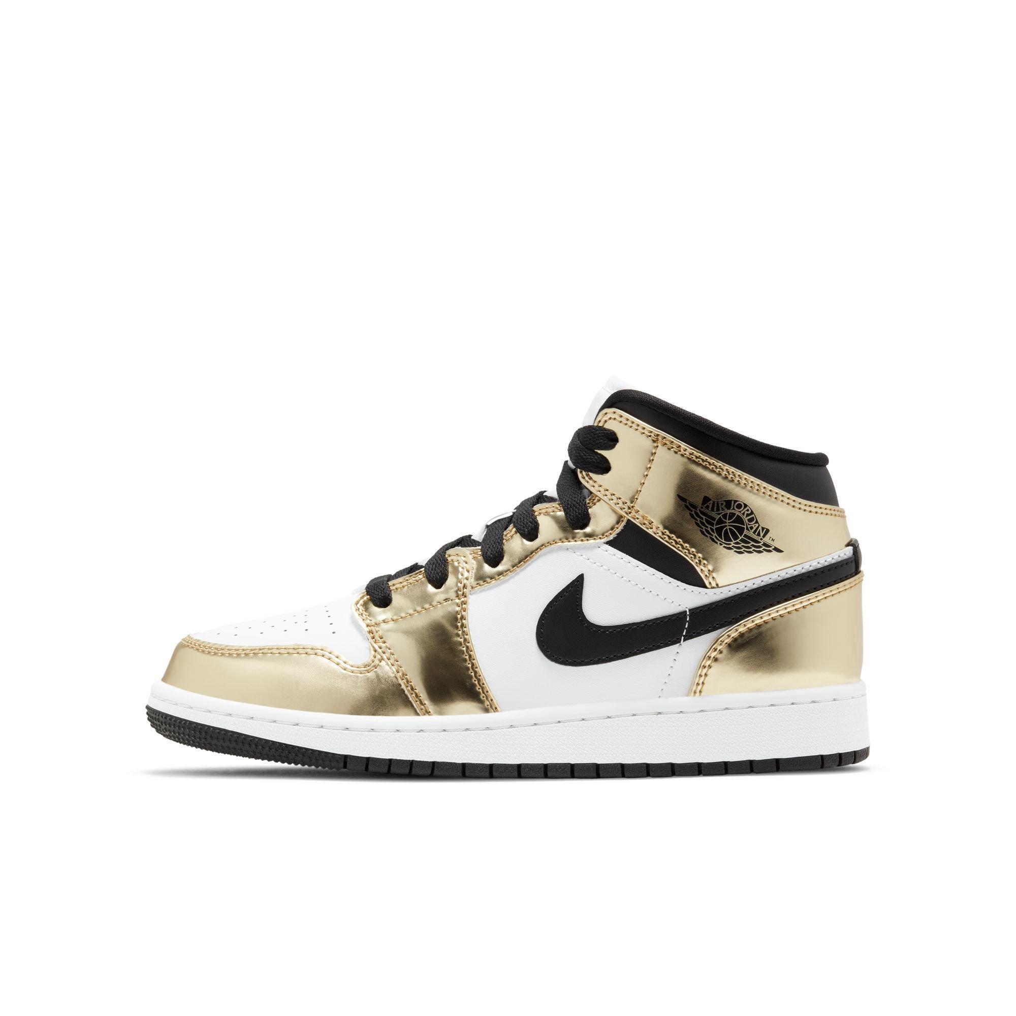 Jordan 1 Mid SE "Metallic Gold/Black/White" Grade School Boys' Shoe - GOLD/BLACK/WHITE Thumbnail View 3
