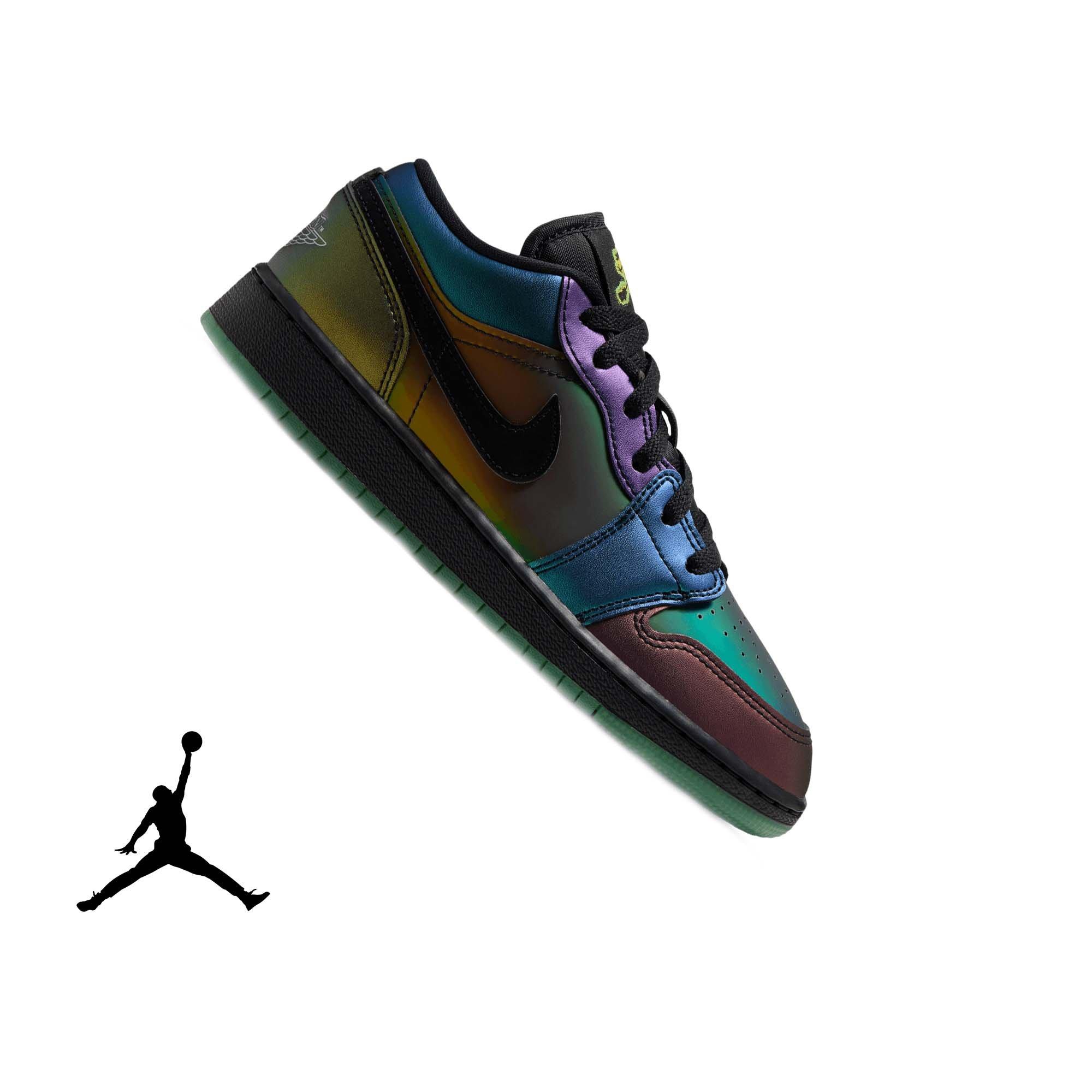 Jordan 1 Low SE "Magic Ball" Grade School Kids' Shoe - BLACK/METALLIC SILVER/ACTION GREEN