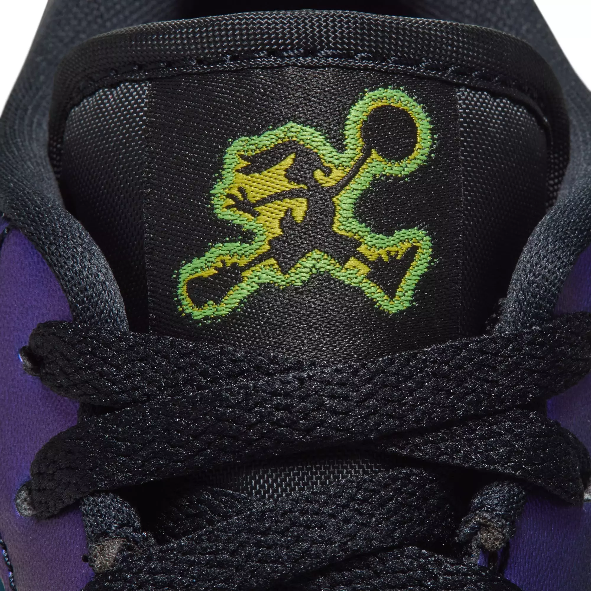 Jordan 1 Low SE "Magic Ball" Grade School Kids' Shoe - BLACK/METALLIC SILVER/ACTION GREEN