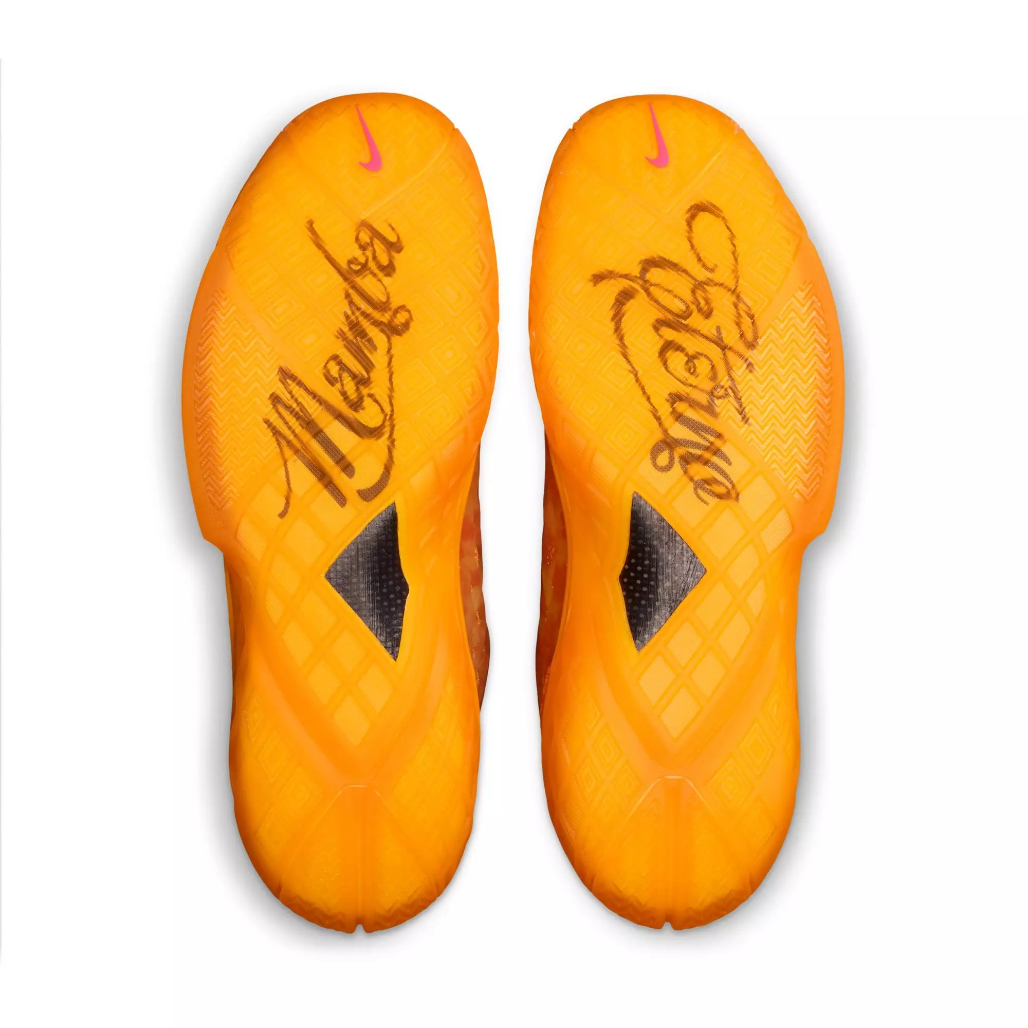Nike Kobe III Low Protro "Mamba Eterno" Men's Basketball Shoe - SAFETY ORANGE/PICANTE RED/SUNDIAL