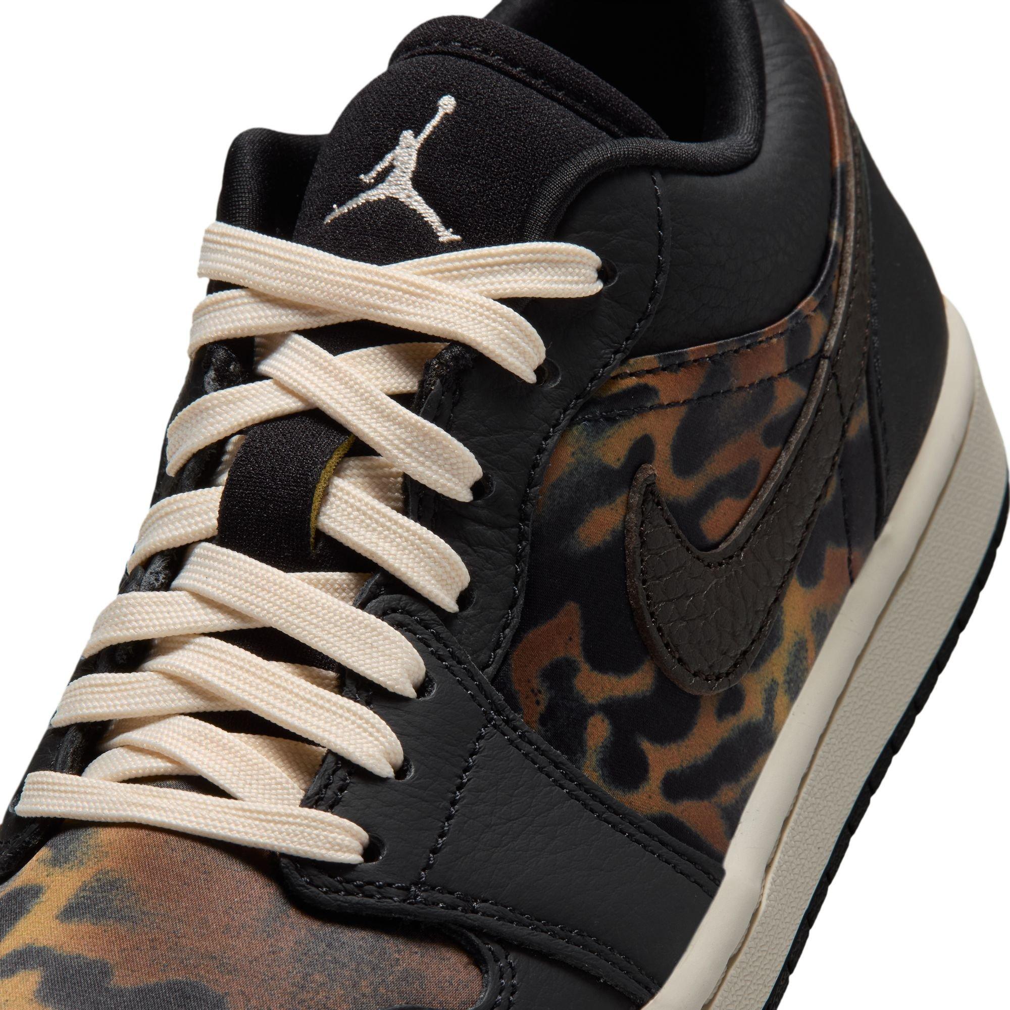 Jordan 1 Low SE "Black/Chalk/Velvet Brown" Women's Shoe - BLACK/BROWN