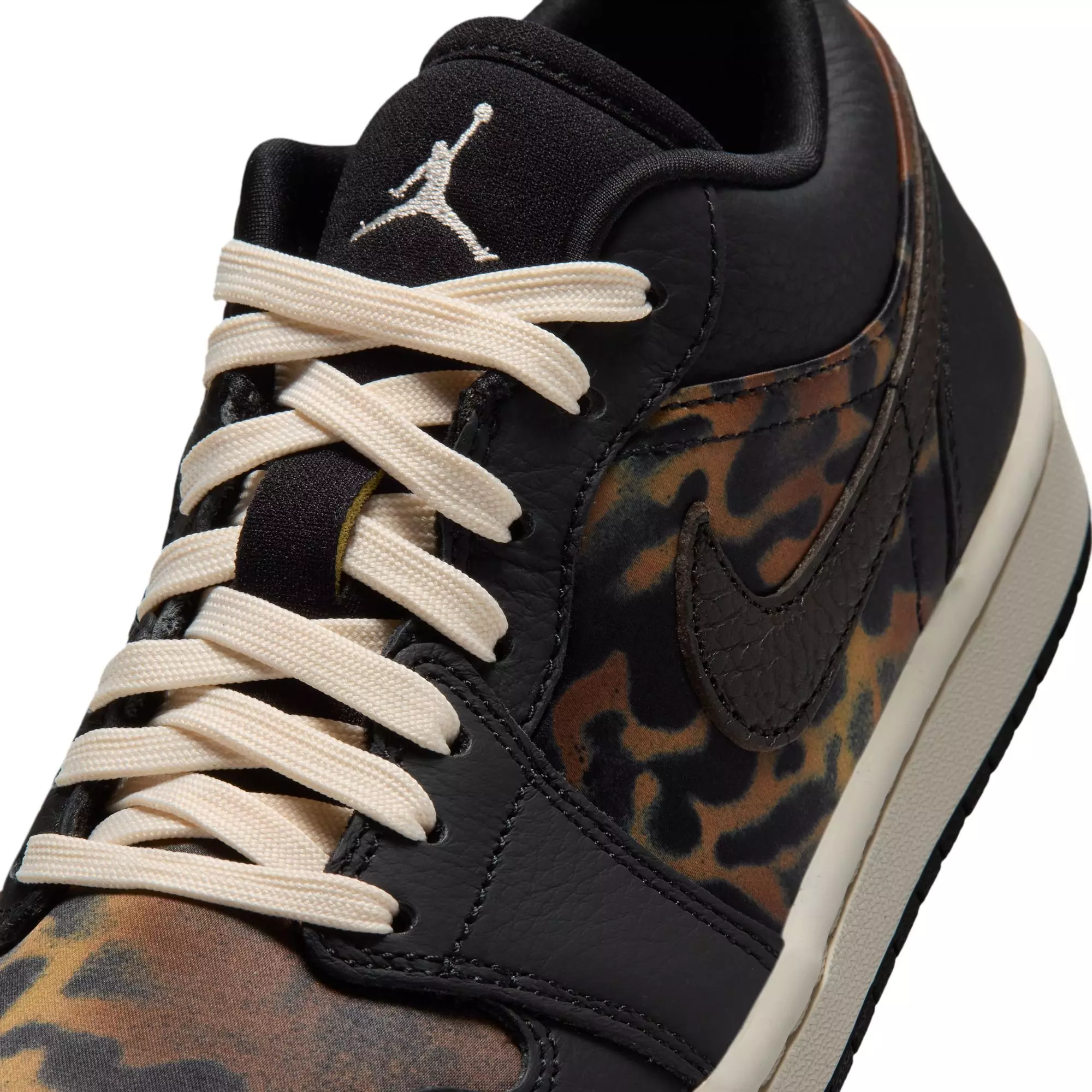 Jordan 1 Low SE "Black/Chalk/Velvet Brown" Women's Shoe - BLACK/BROWN