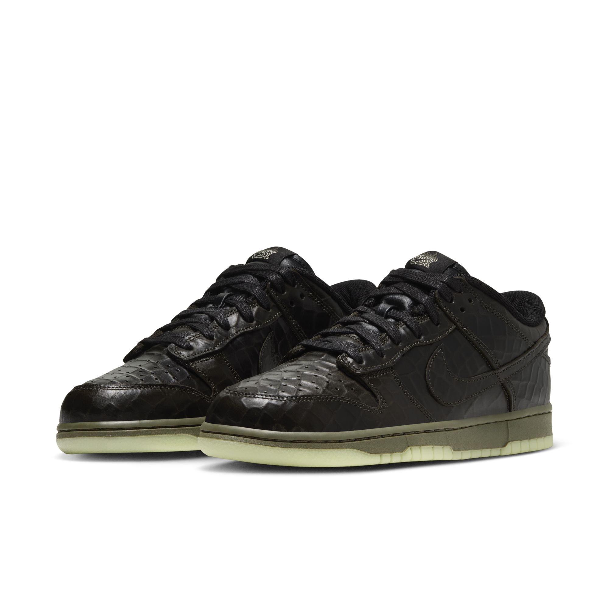 Nike Dunk Low Premium "Halloween" Men's Shoe - BOG GREEN/BLACK/LUMINOUS GREEN