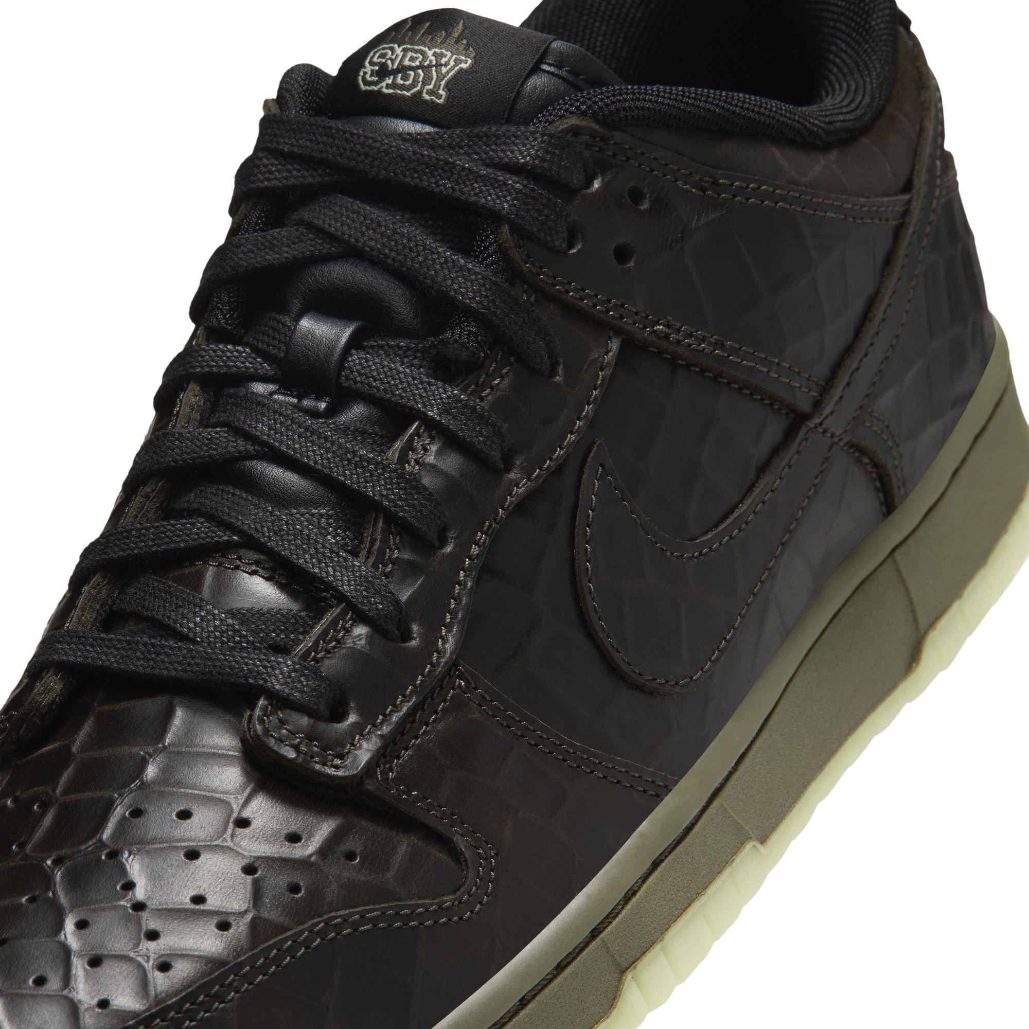 Nike Dunk Low Premium "Halloween" Men's Shoe - BOG GREEN/BLACK/LUMINOUS GREEN