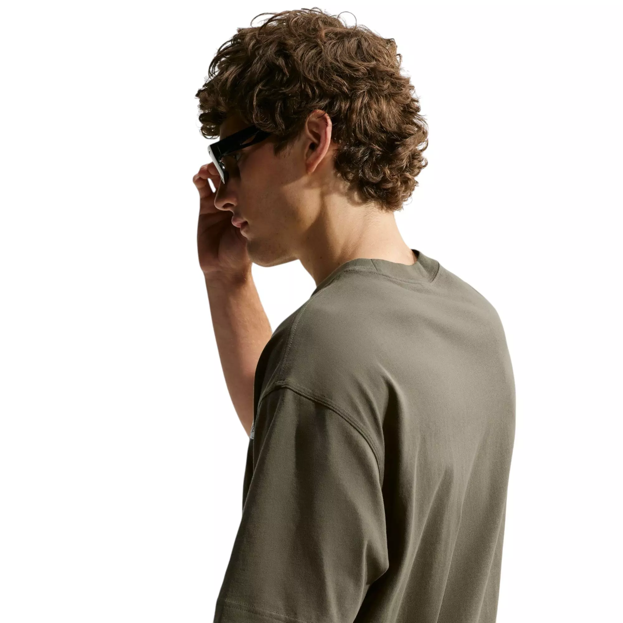 M NK NSW GFX TEE GODDESS - OLIVE - OLIVE