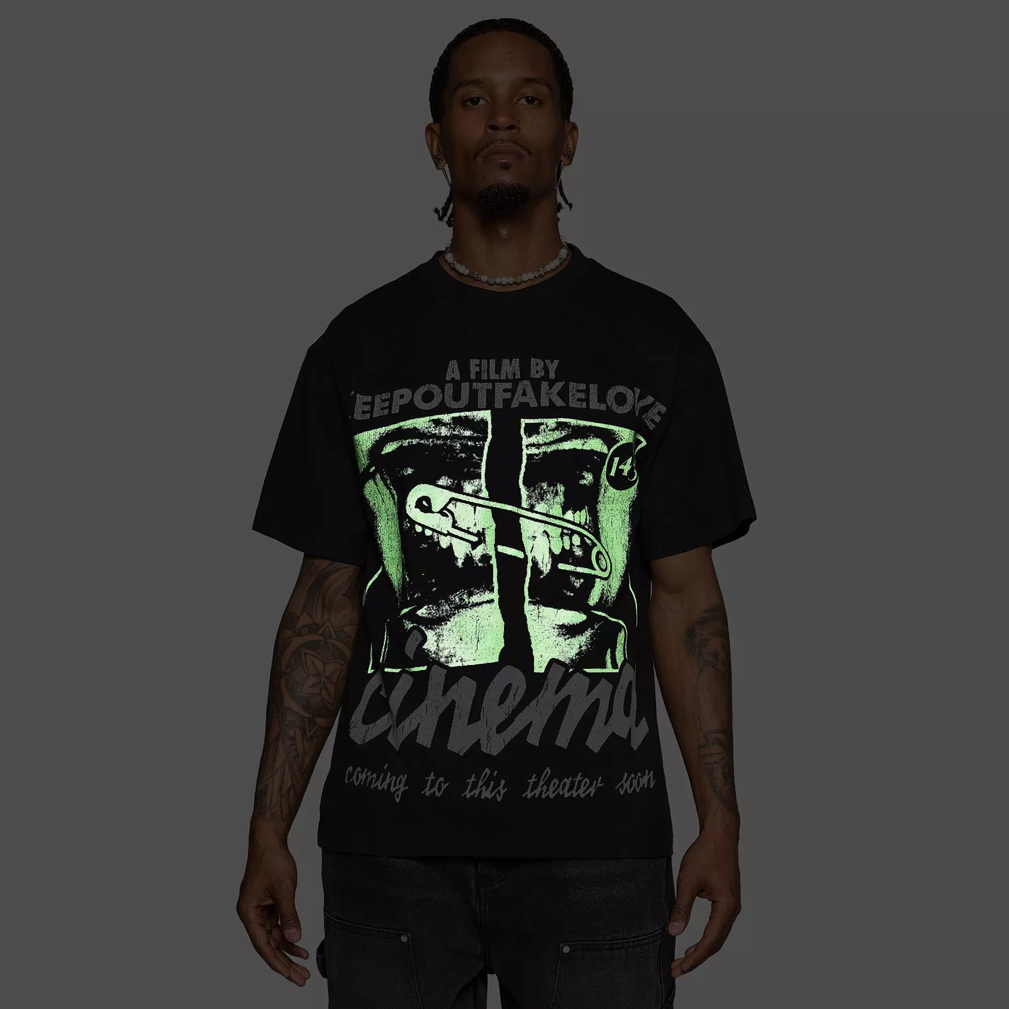 KEEPOUTFAKELOVE Men's Cinema Tee - BLACK
