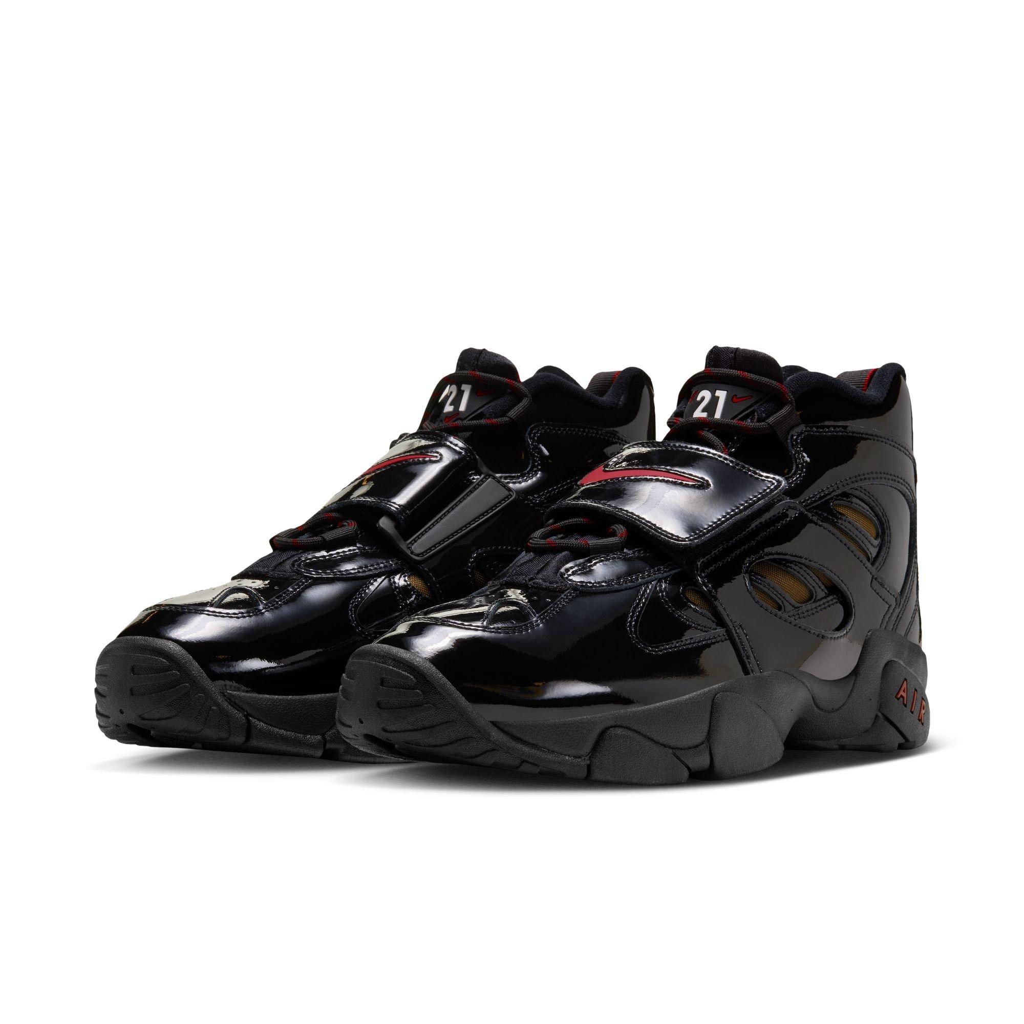 Nike Air Diamond Turf II "Cincy" Men's Shoe - BLACK/GYM RED/METALLIC GOLD