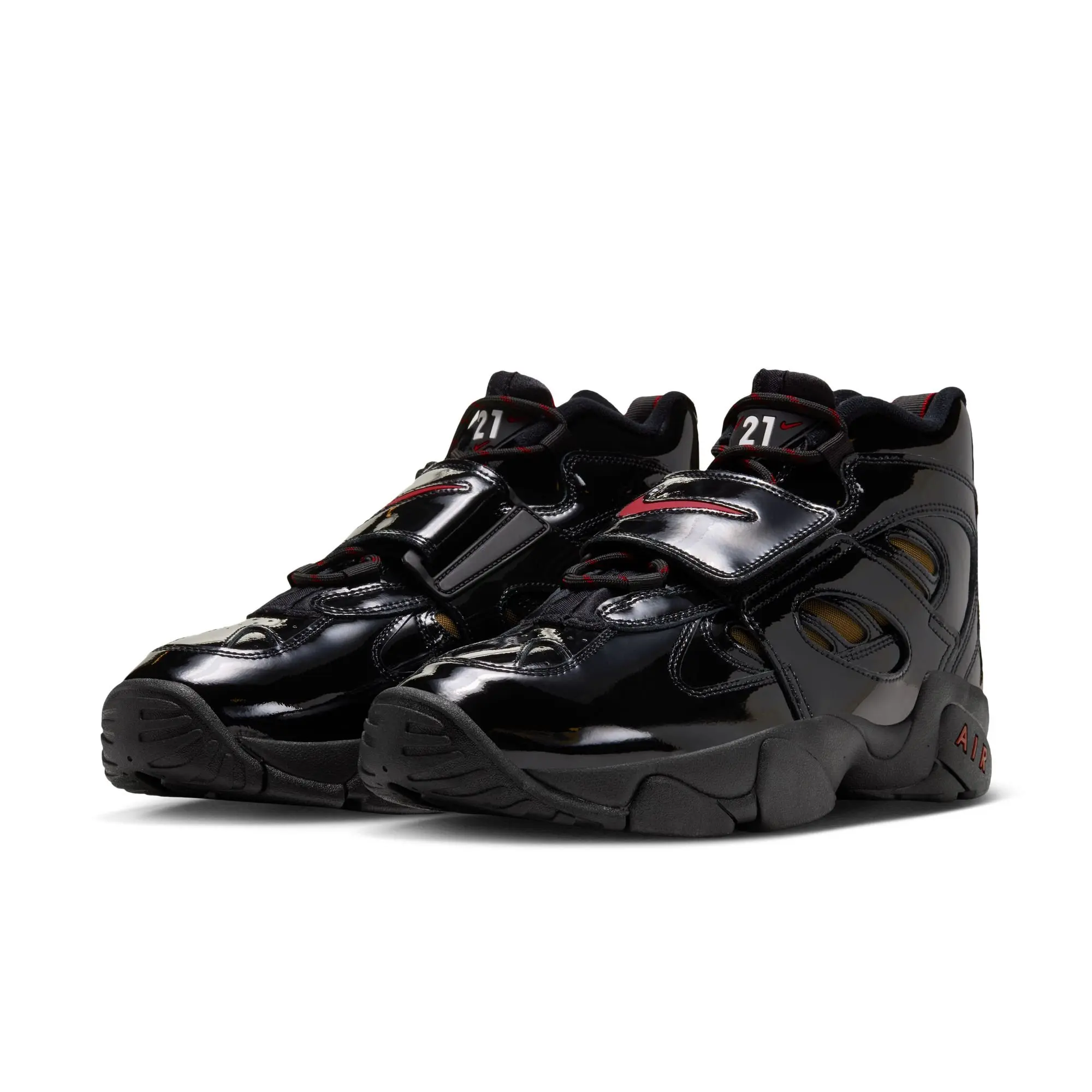 Nike Air Diamond Turf II "Cincy" Men's Shoe - BLACK/GYM RED/METALLIC GOLD