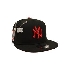 New Era New York Yankees 9FIFTY Charm Snapback Hat - Black/Red - BLACK/RED