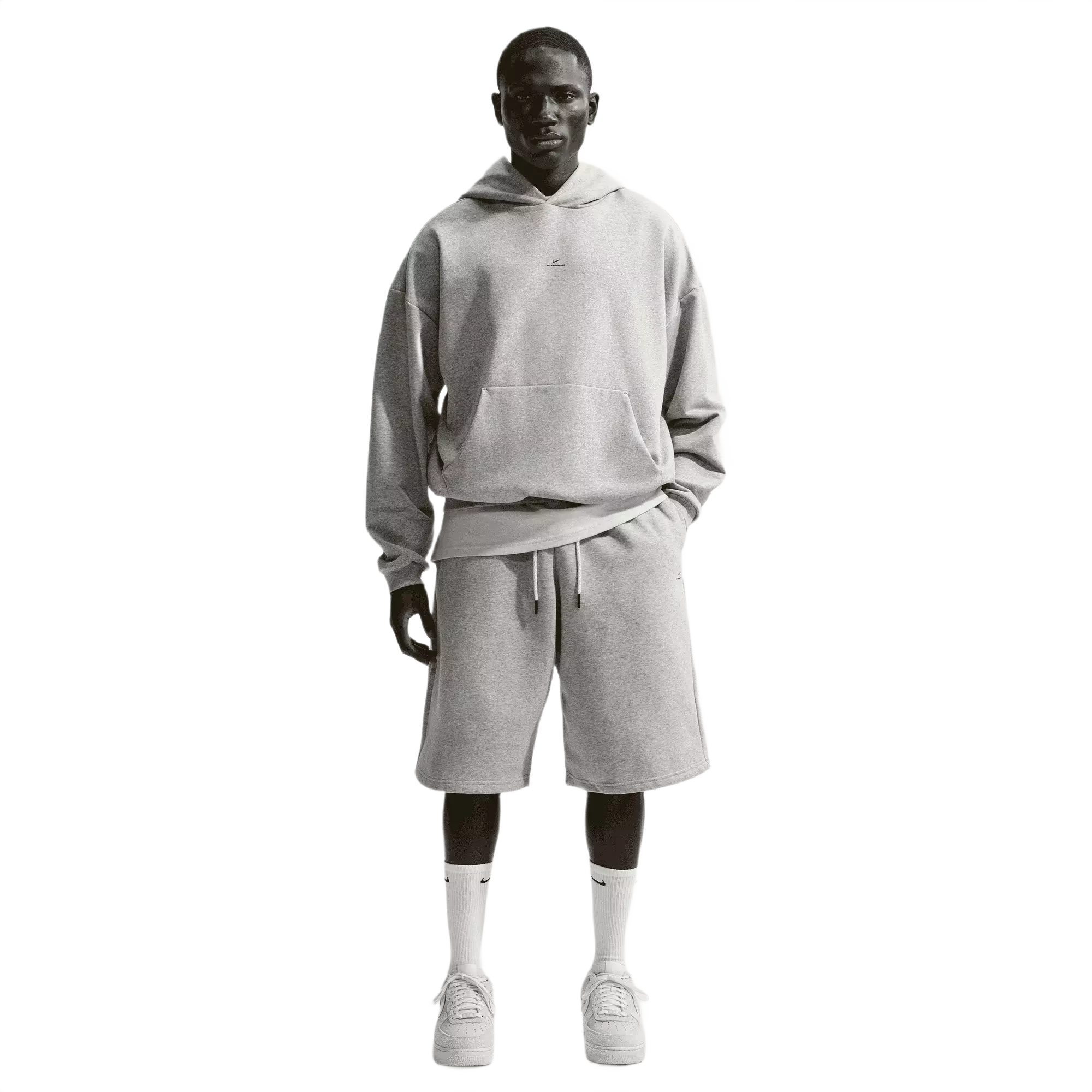 Nike Men's Standard Issue Therma-FIT 14" Fleece Basketball Shorts - Grey - GREY