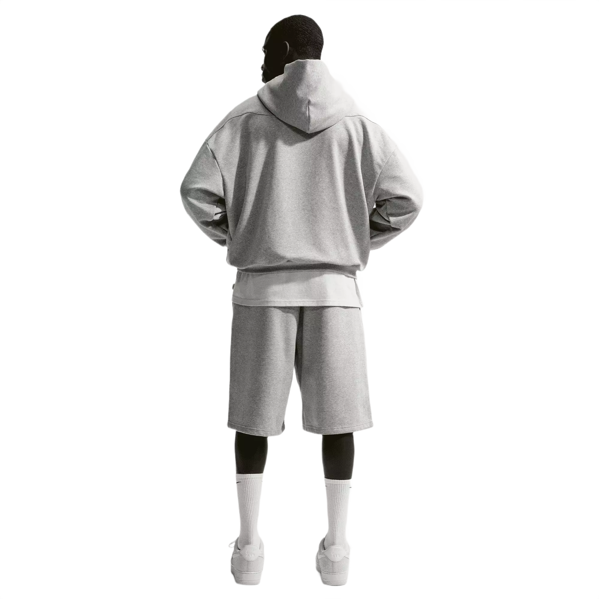 Nike Men's Standard Issue Therma-FIT 14" Fleece Basketball Shorts - Grey - GREY