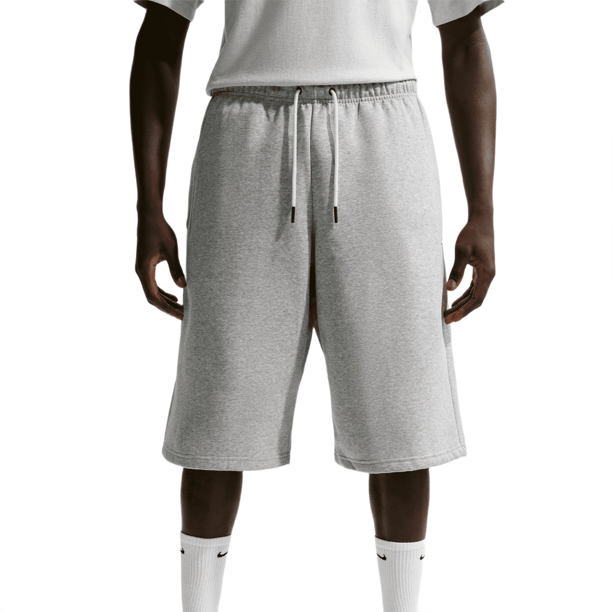 Nike Men's Standard Issue Therma-FIT 14" Fleece Basketball Shorts - Grey - GREY
