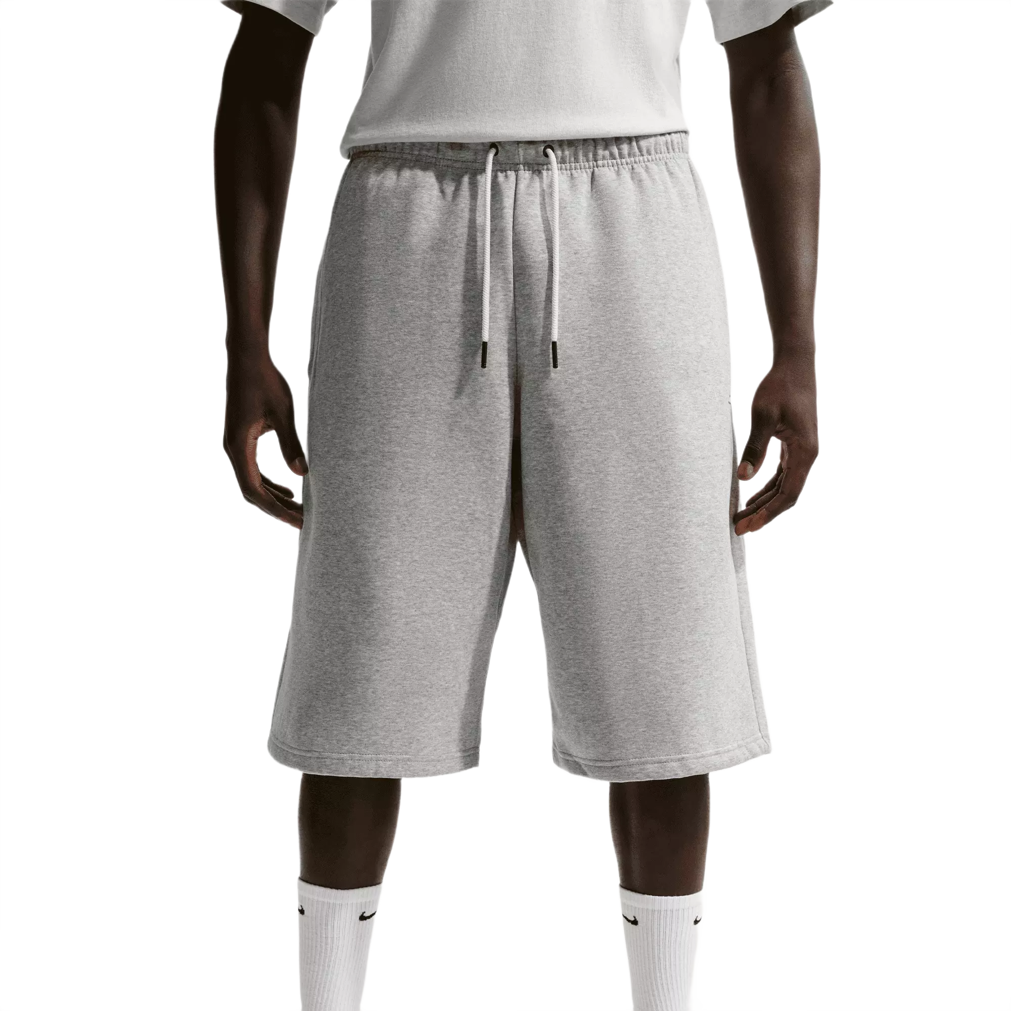 Nike Men's Standard Issue Therma-FIT 14" Fleece Basketball Shorts - Grey - GREY