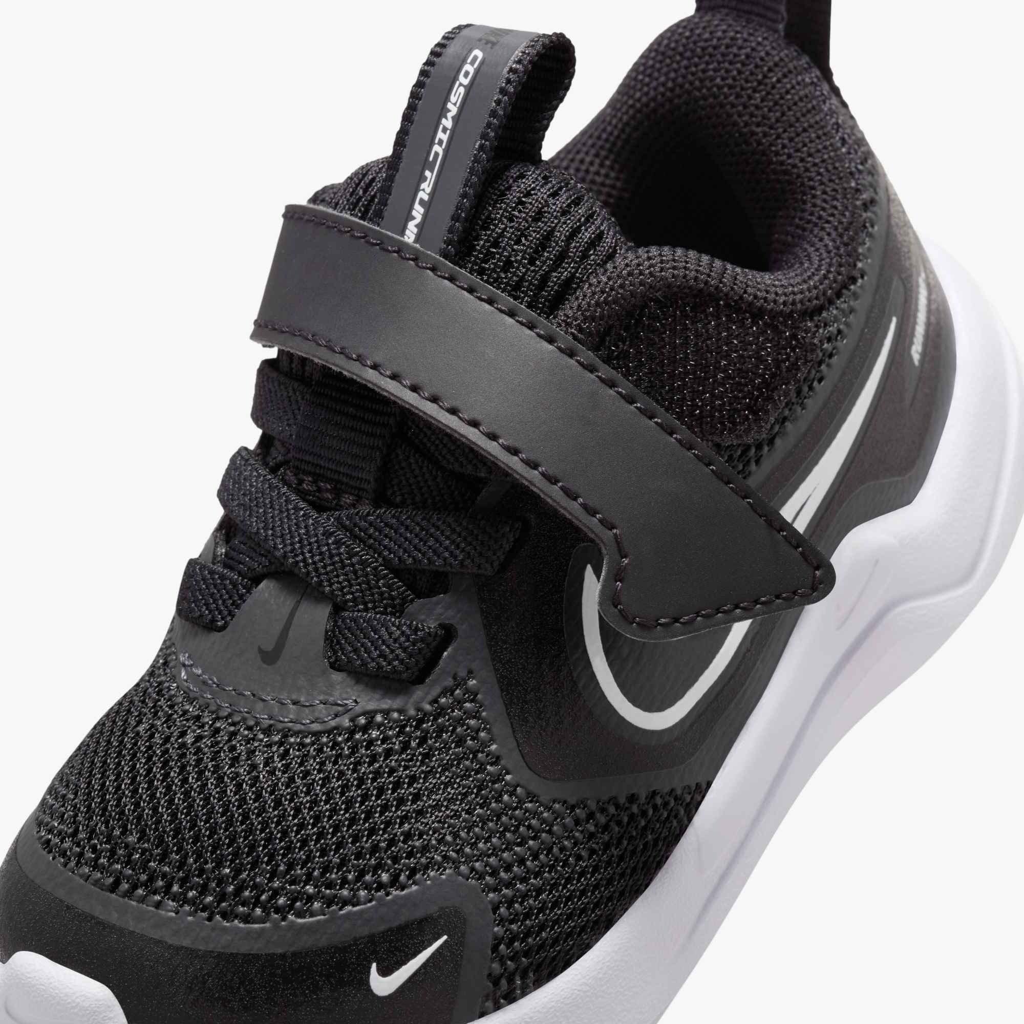 Nike Cosmic Runner "Black/Anthracite/White" Infant Boys' Running Shoe - BLACK/DK GREY/WHITE Thumbnail View 6