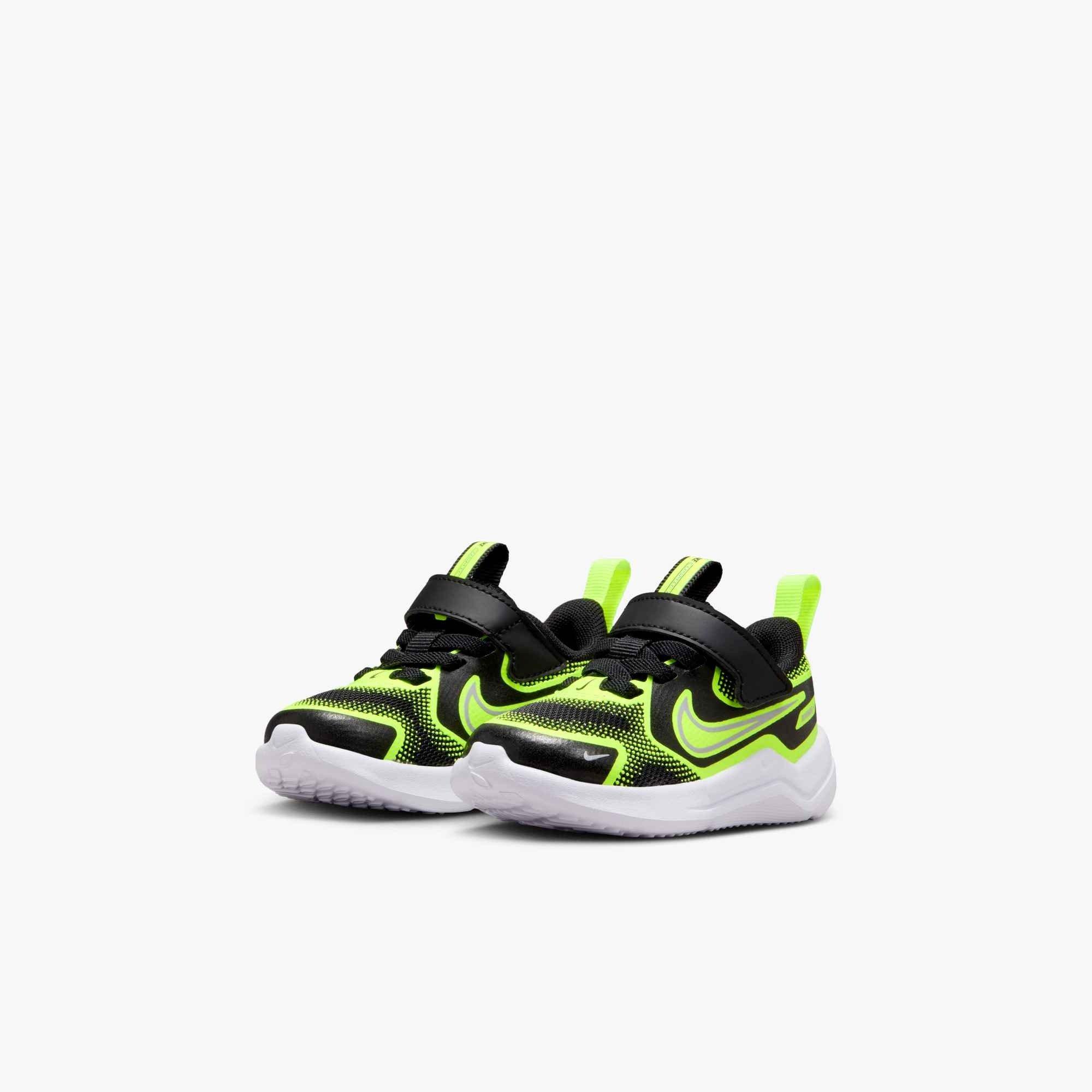 Nike Cosmic Runner "Black/Volt/Wolf Grey" Infant Boys' Running Shoe - BLACK/VOLT/GREY Thumbnail View 4