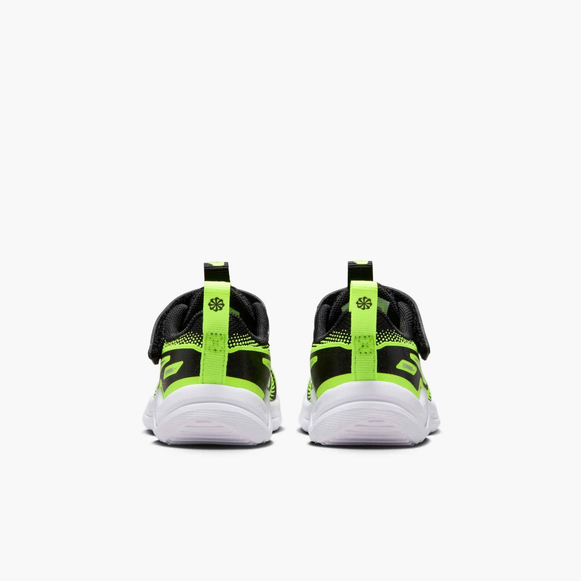 Nike Cosmic Runner "Black/Volt/Wolf Grey" Infant Boys' Running Shoe - BLACK/VOLT/GREY Thumbnail View 5