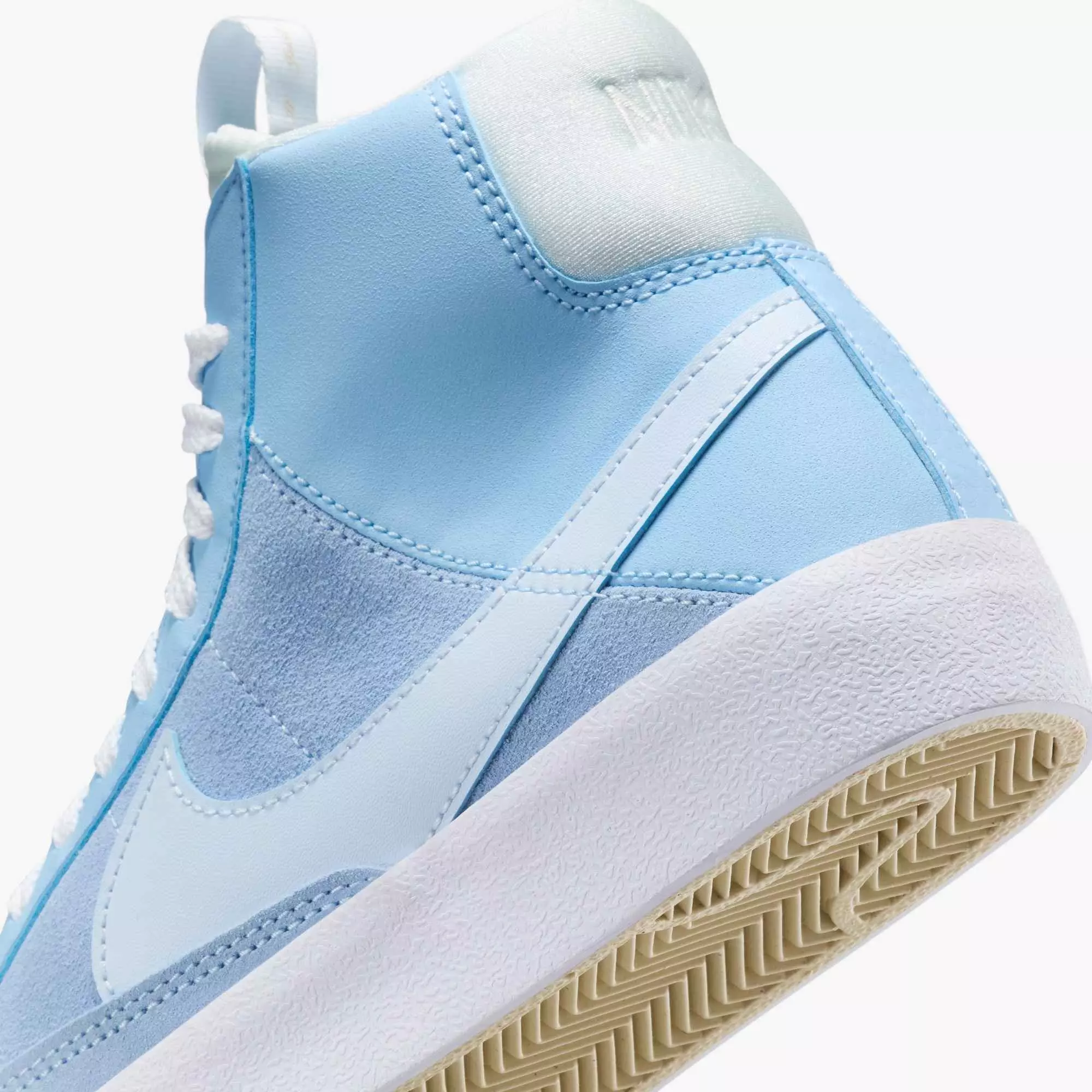 Nike Blazer Mid '77 "Psychic Blue/Sail/Beach/Blue Tint" Grade School Boys' Shoe - BLUE/WHITE